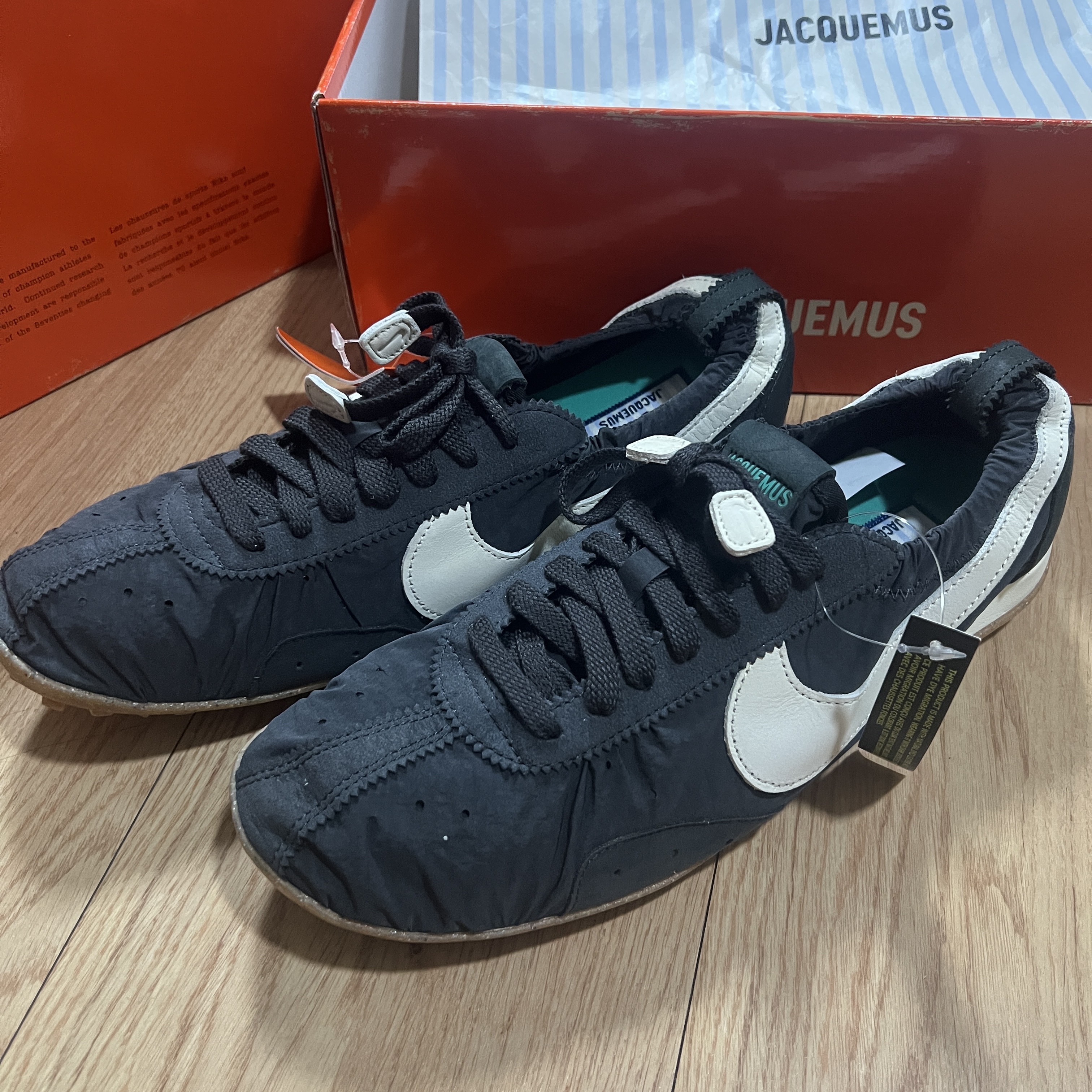 Nike x Jacquemus Moon Shoe SP Off Noir Cashmere 착용 스타일 - 2