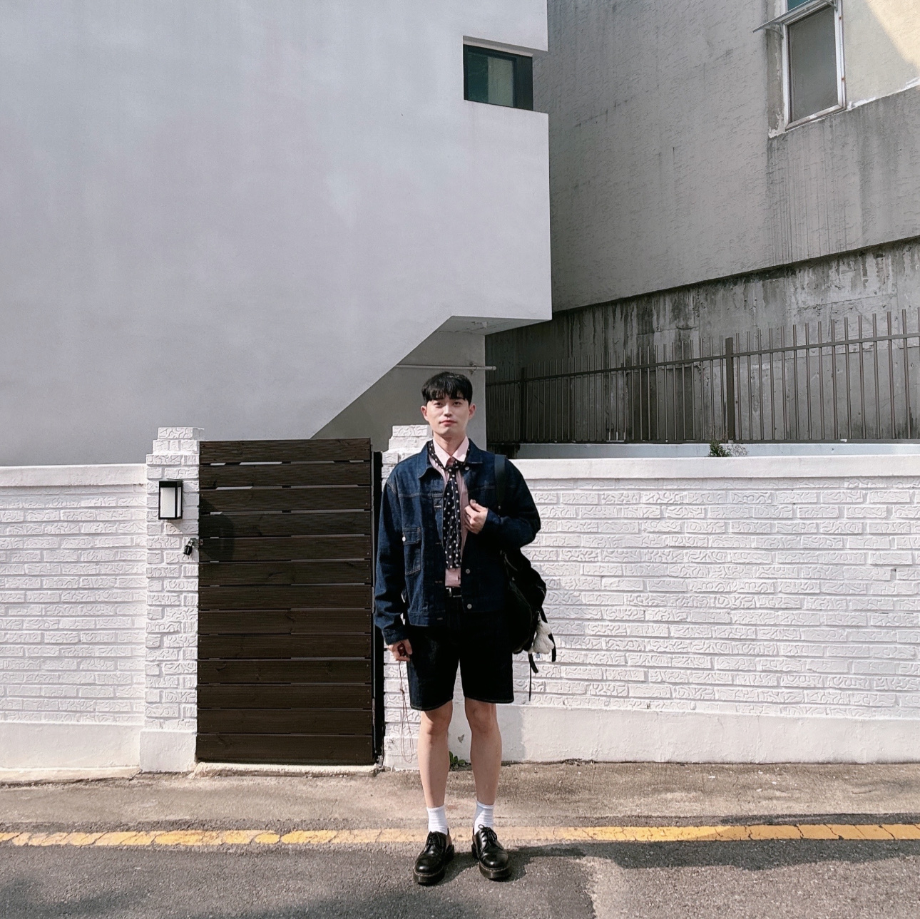 Dr. Martens 1461 Smooth Black 착용 스타일 - 1