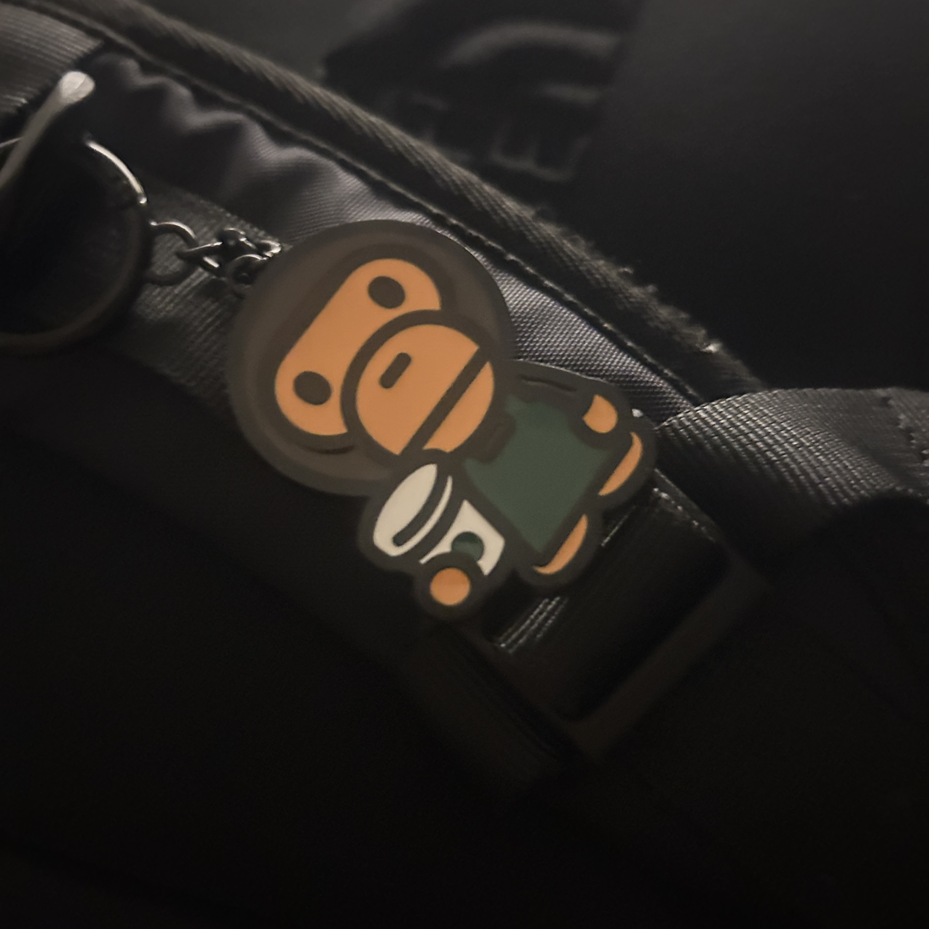 Starbucks x BAPE Baby Milo Keychain 착용 스타일