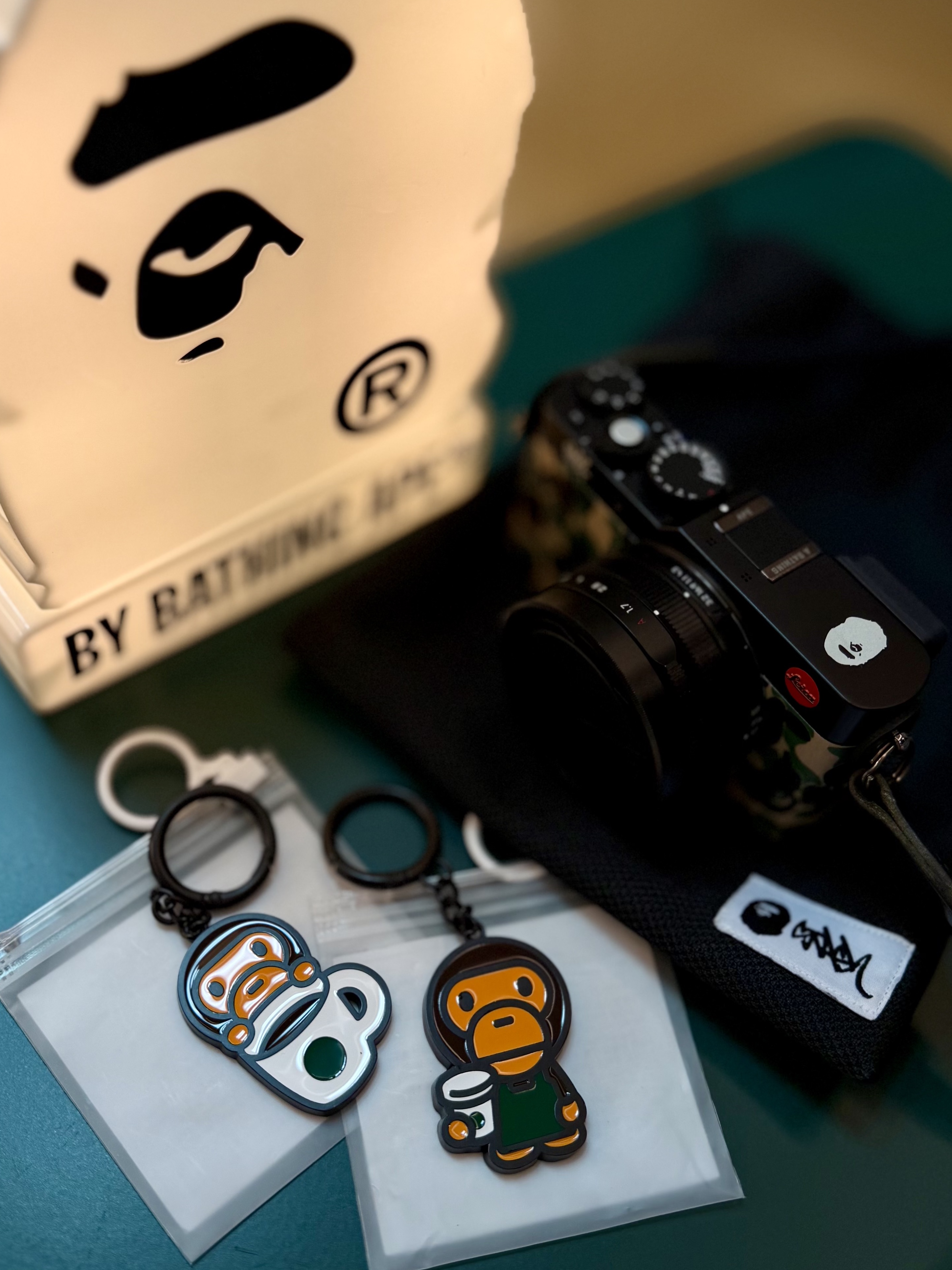 Starbucks x BAPE Baby Milo Keychain, Starbucks x BAPE Baby Milo Keychain 착용 스타일