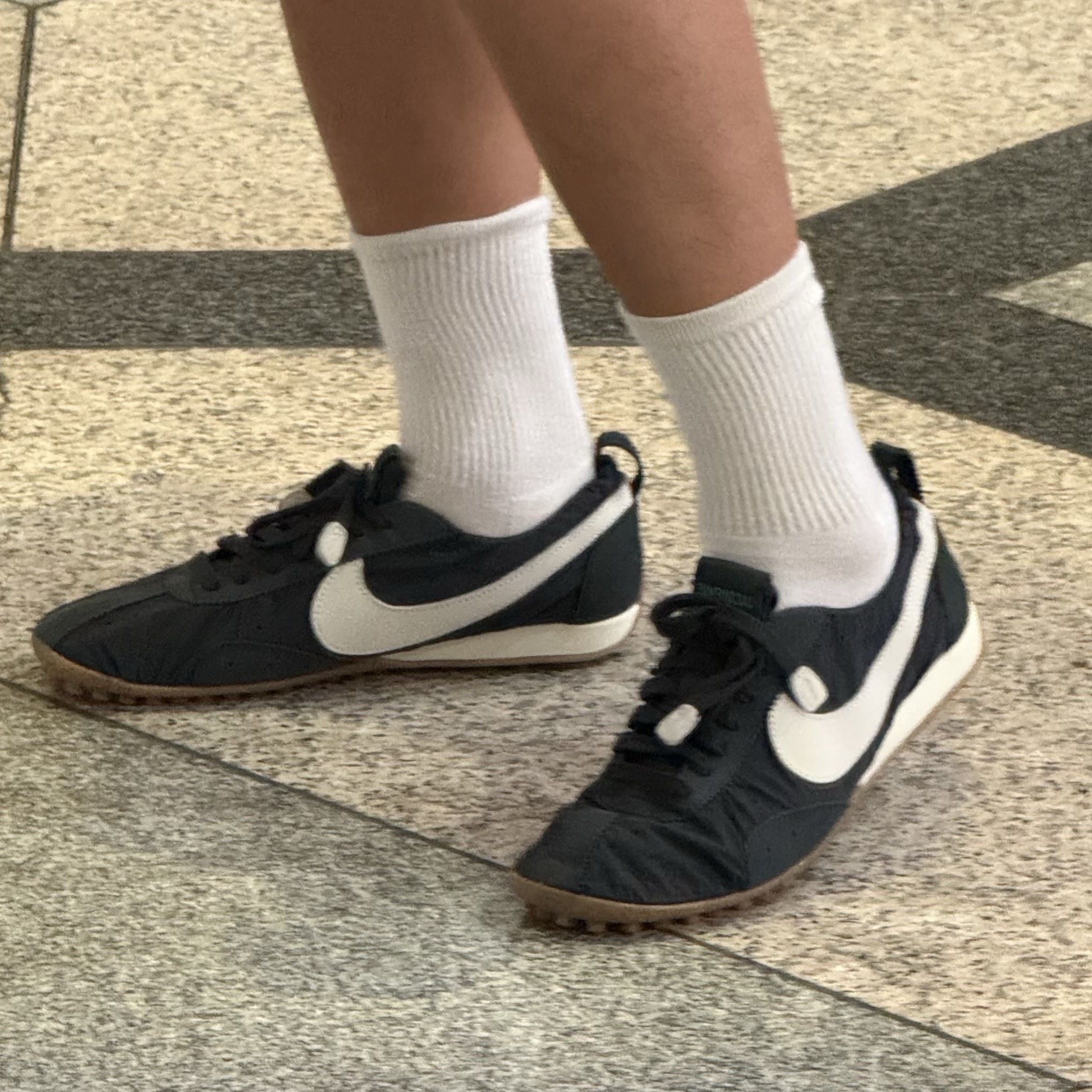 Nike x Jacquemus Moon Shoe SP Off Noir Cashmere 착용 스타일 - 2