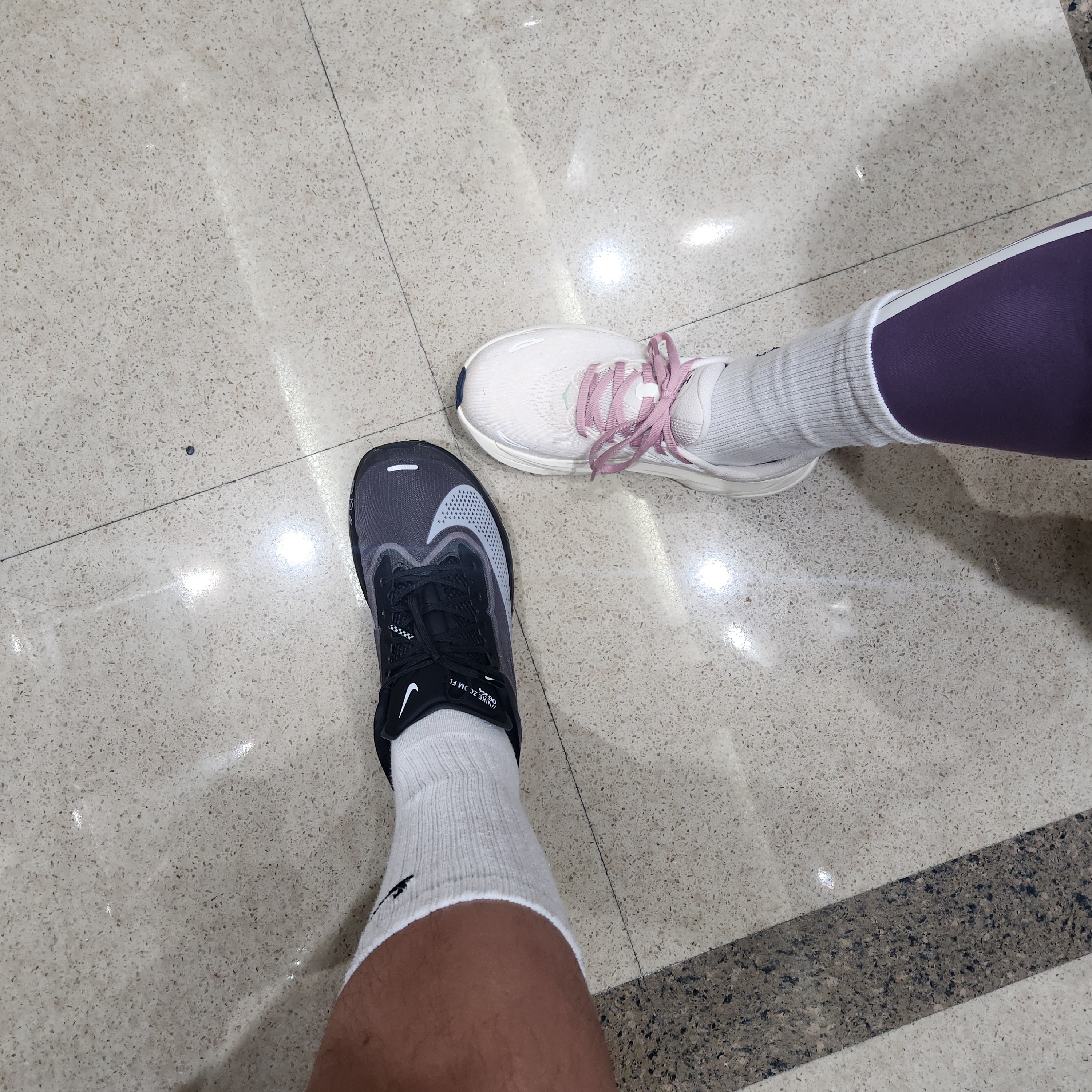 Nike Zoom Fly 6 Black Light Smoke Grey, Nike Everyday Lightweight Training Crew Socks White (3 Pack/Korean Ver.) 착용 스타일