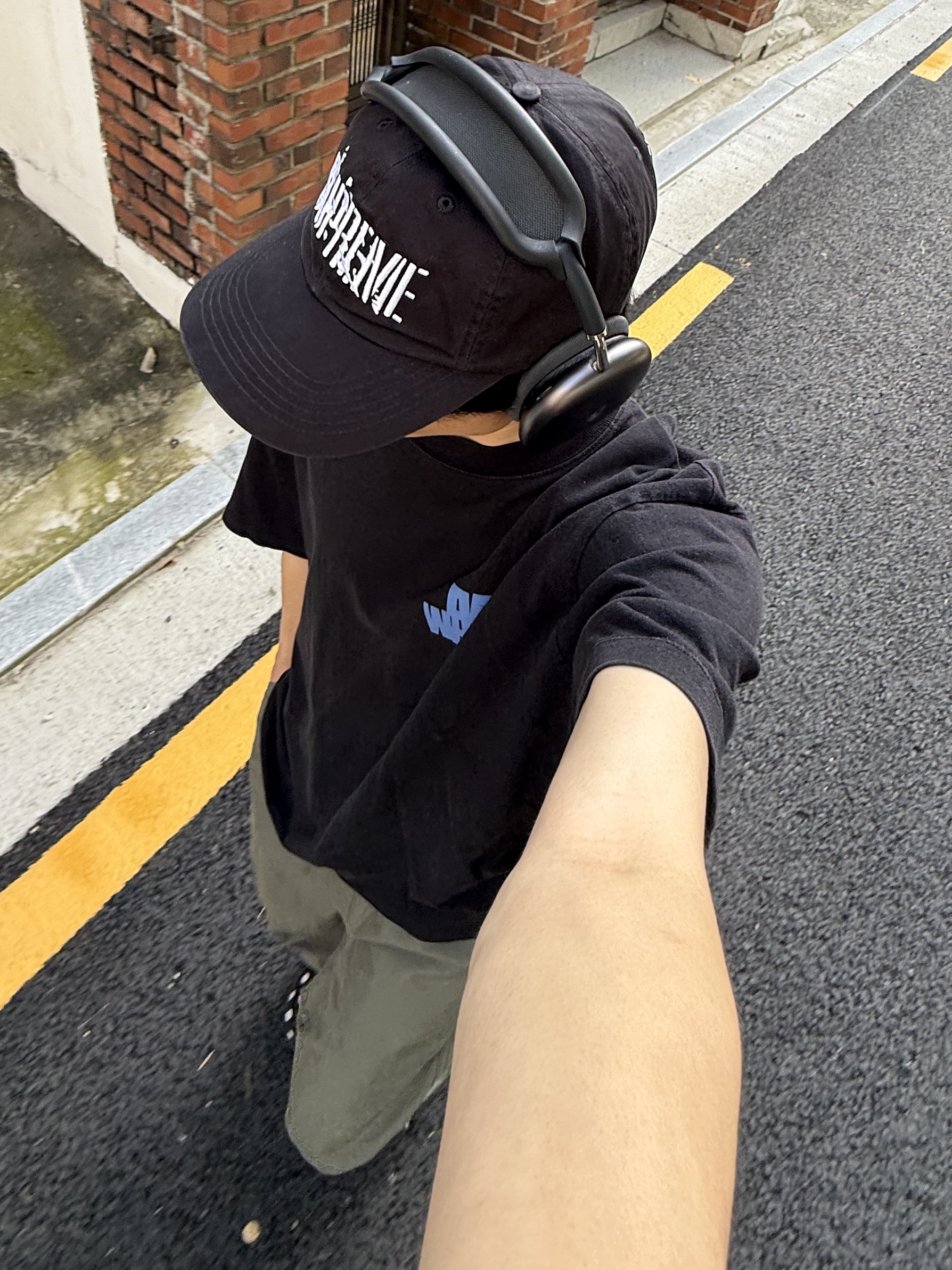 Subu Permanent F-Line Dots, Uniqlo C Wide Parachute Pants Olive - KR 착용 스타일 - 4