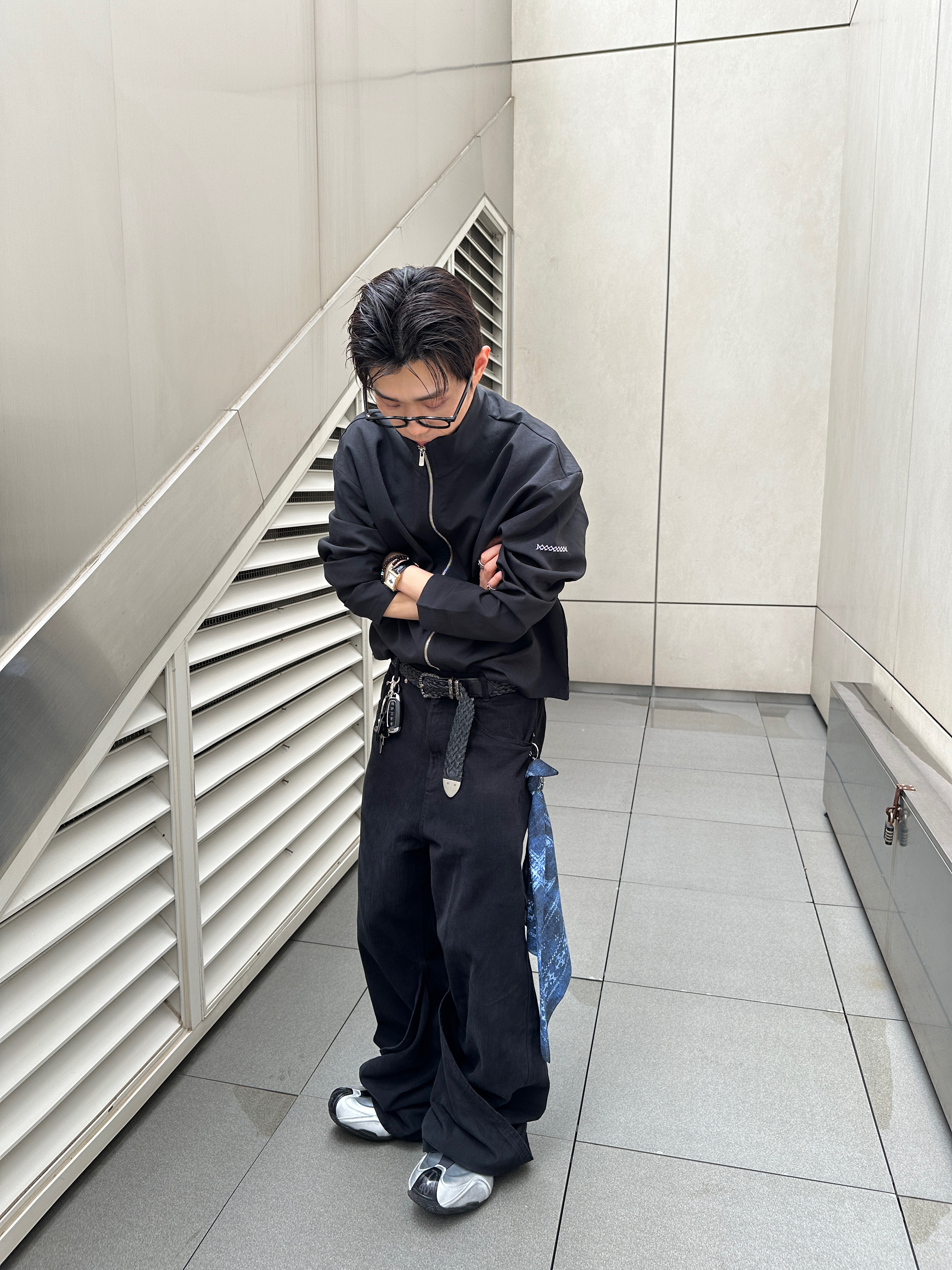 [더블적립]Farfromwhat Far Structured Hem Pants, [더블적립]Farfromwhat Far Weaving Belt Black 착용 스타일 - 5