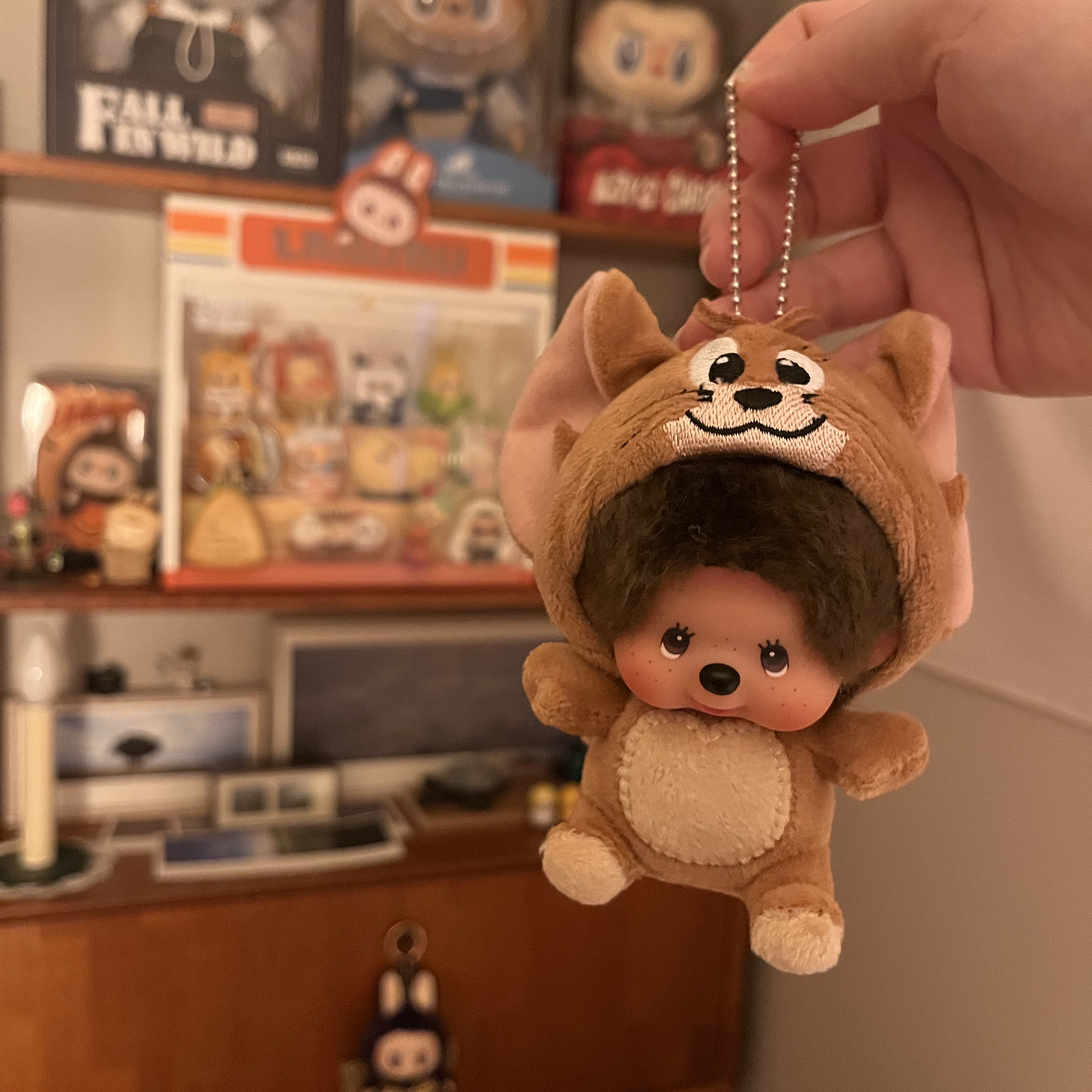 Monchhichi x Tom & Jerry SS Doll Mini Key Chain Jerry 착용 스타일 - 1