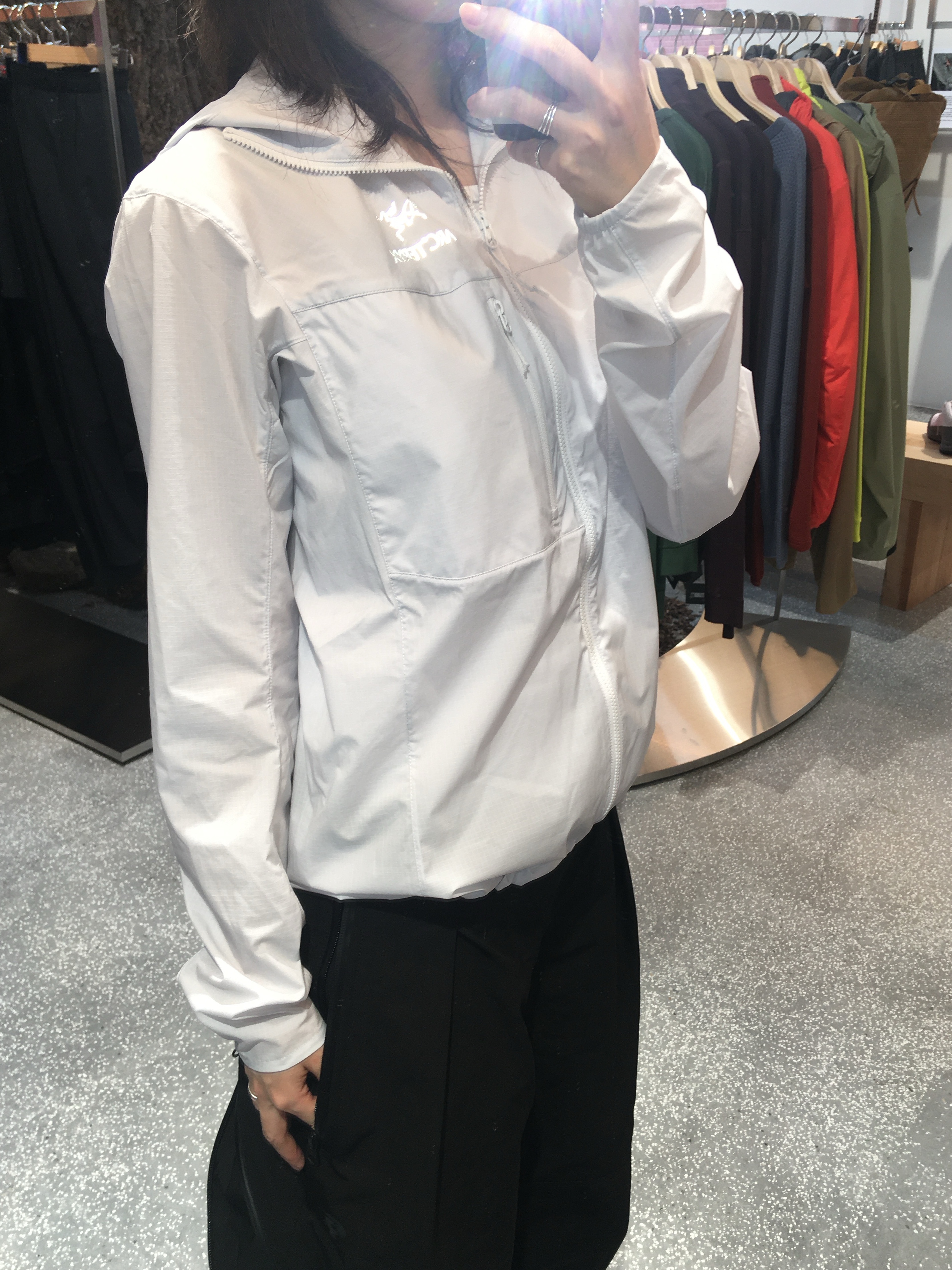 (W) Arc'teryx Squamish Hoody Atmos 착용 스타일
