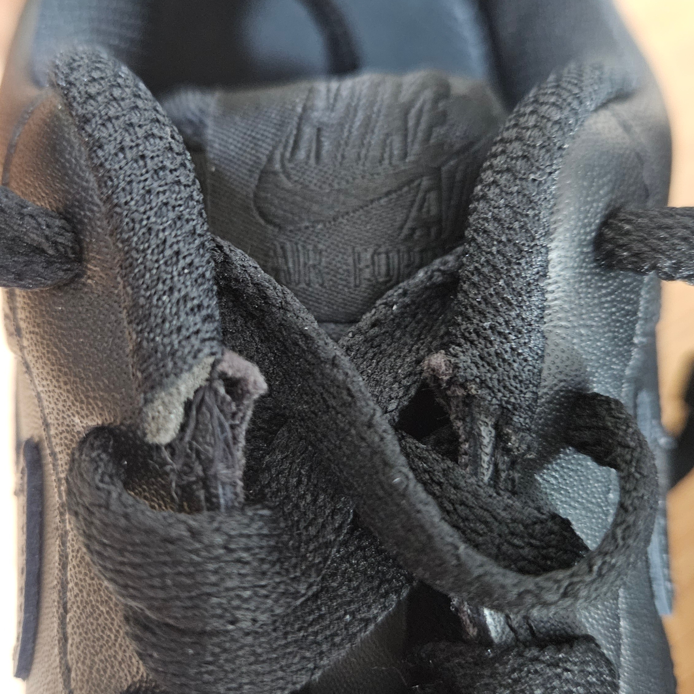 Nike Air Force 1 '07 Low Triple Black 착용 스타일 - 2