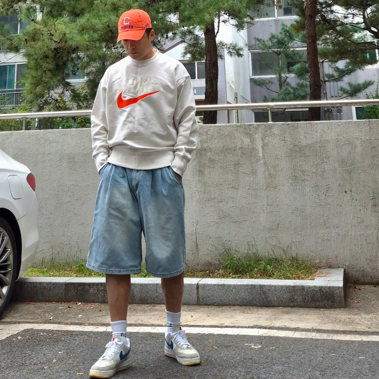 Nike x Undefeated Air Force 1 Low SP 5 On It, IAB Studio Socks White (5 Pack) 착용 스타일 - 4