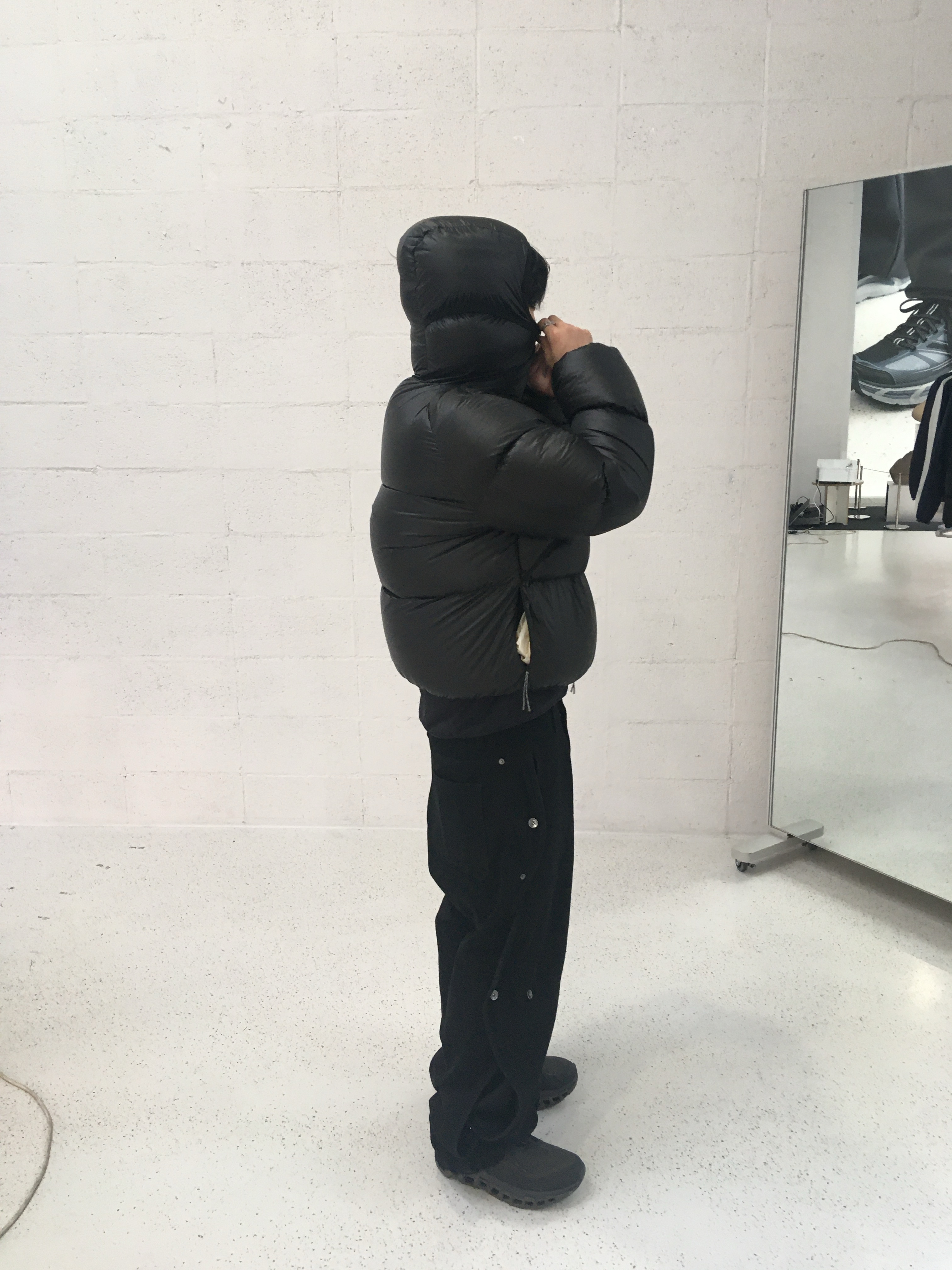 ROA Lithe Women 700 Fill Power Down Jacket Dark Faded Green - 25FW, ROA Women Lithe 700 Fill Power Down Jacket Black - 25FW 착용 스타일