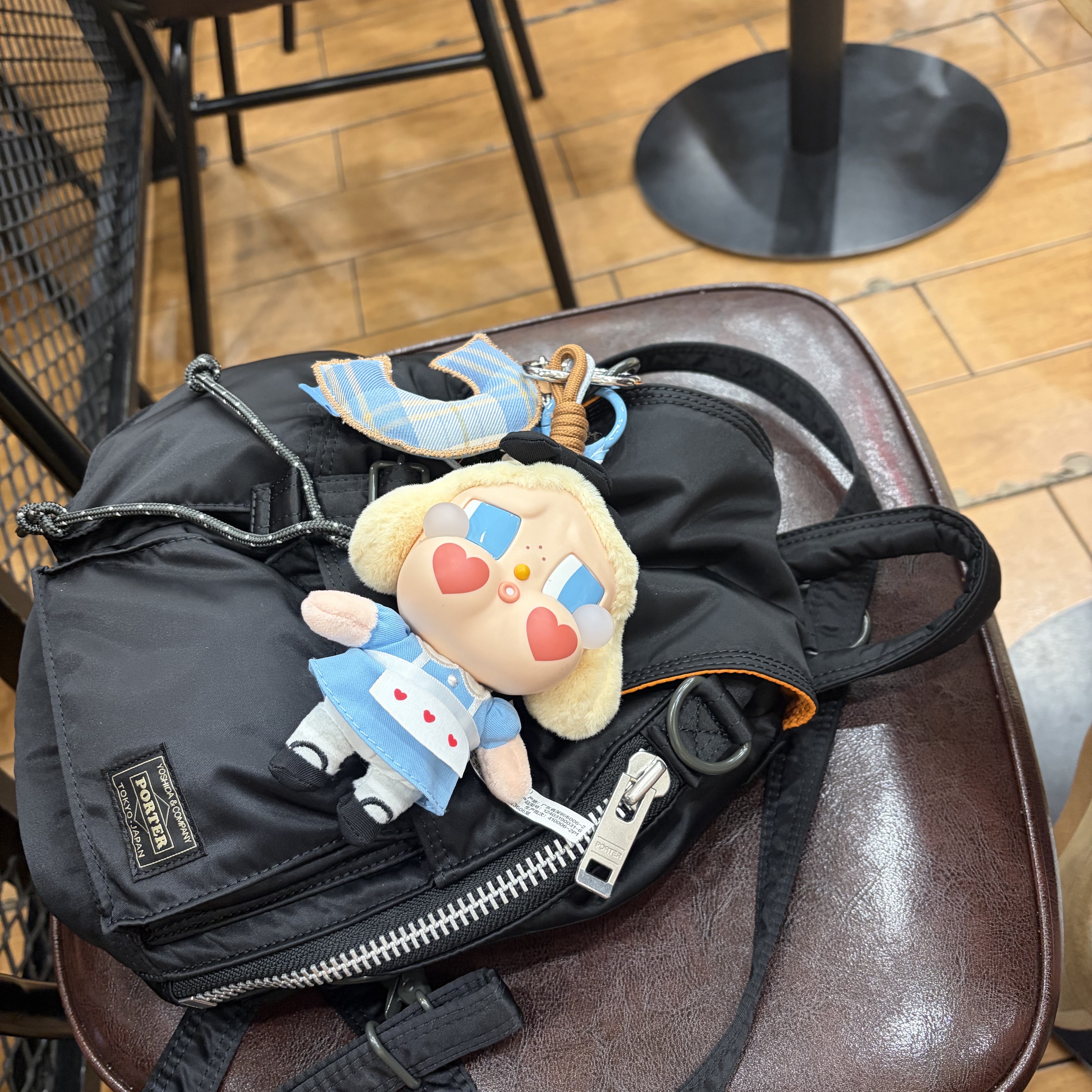Pop Mart Crybaby Crying Again Series Plush Keyring She's Alice (Opened Case) 착용 스타일