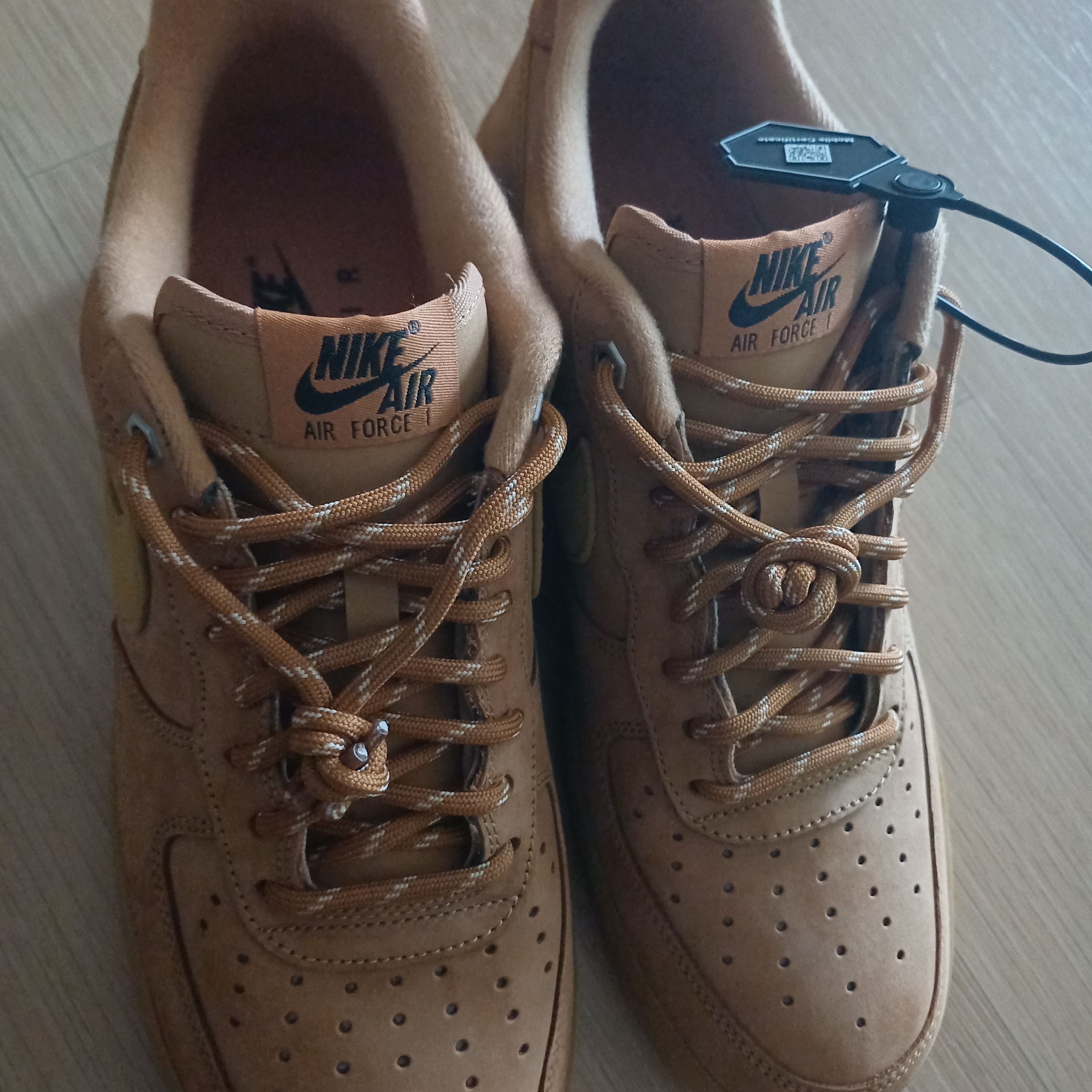 Nike Air Force 1 '07 WB Flax 착용 스타일