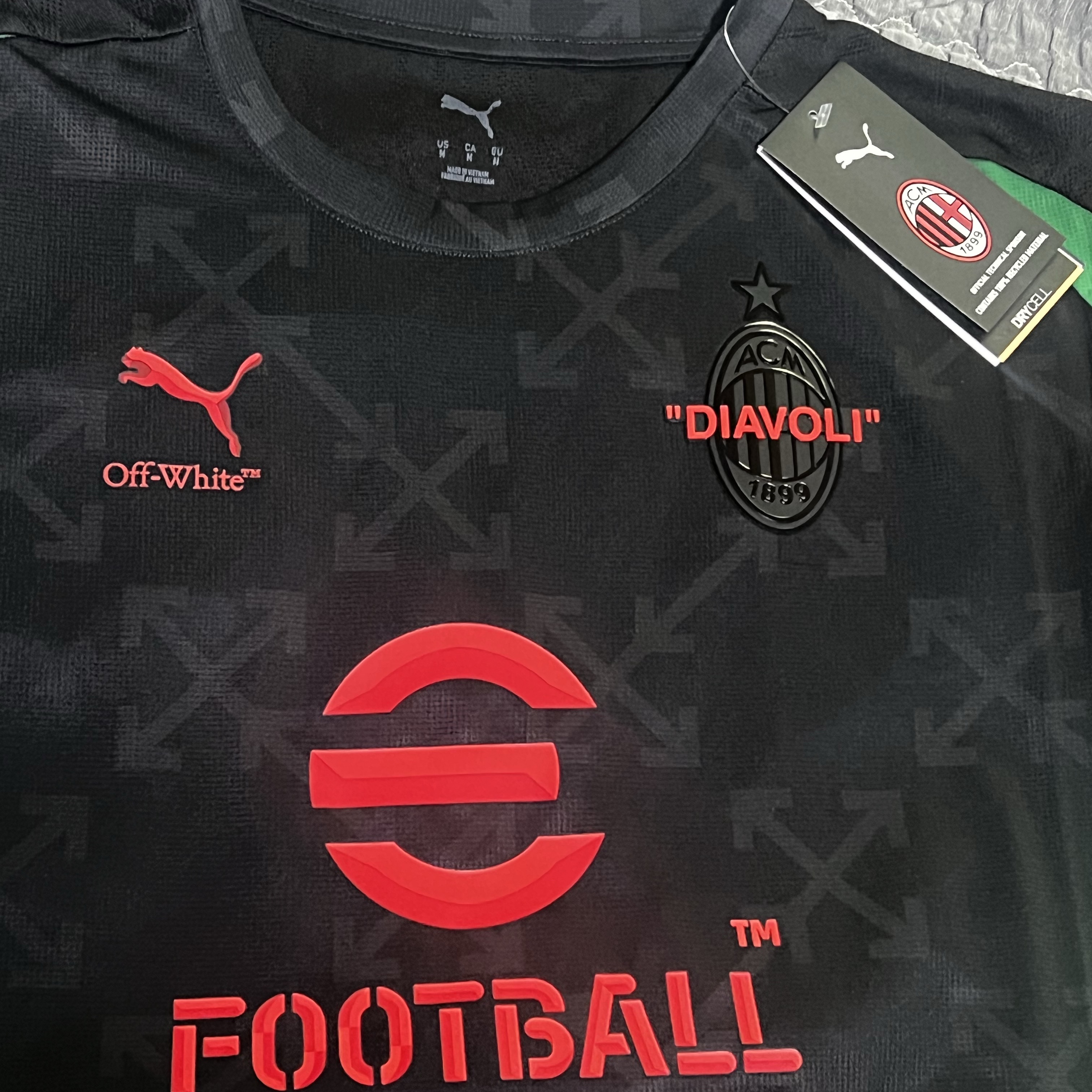 Puma x Off-White AC Milan Pre-Match Jersey Black For All Time Red (Non Marking Ver.) 착용 스타일