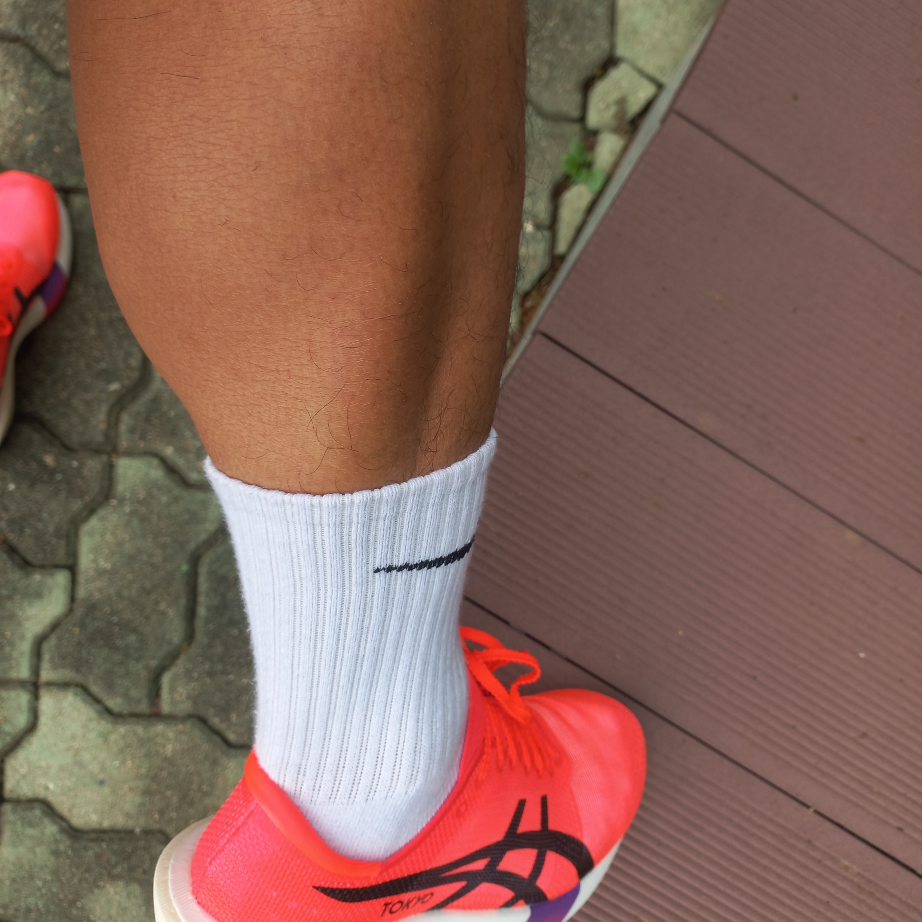 Asics Metaspeed Edge Tokyo Flash Red Black 착용 스타일 - 2