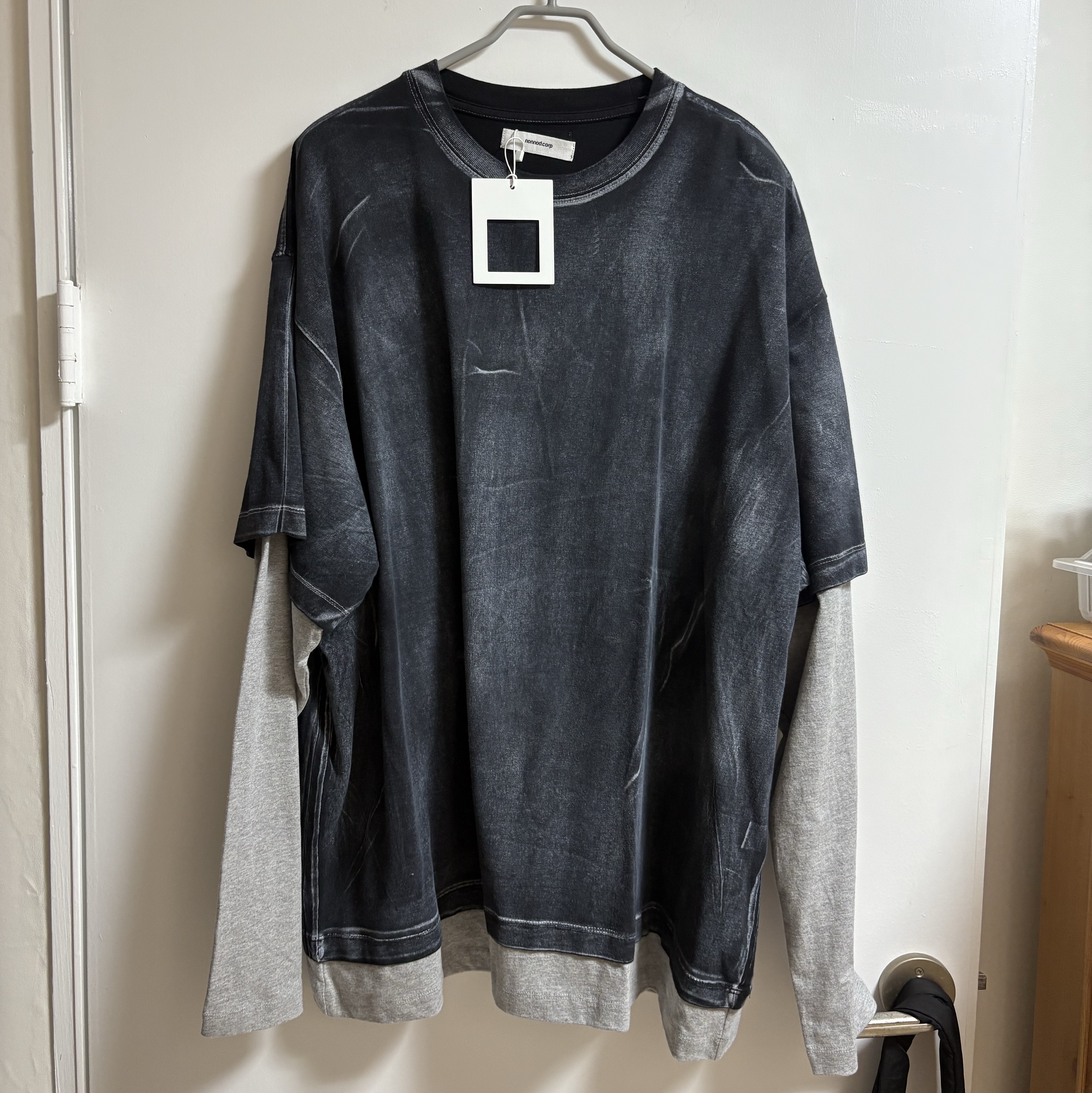 Nonnod Milky washed layered T-Shirt 착용 스타일