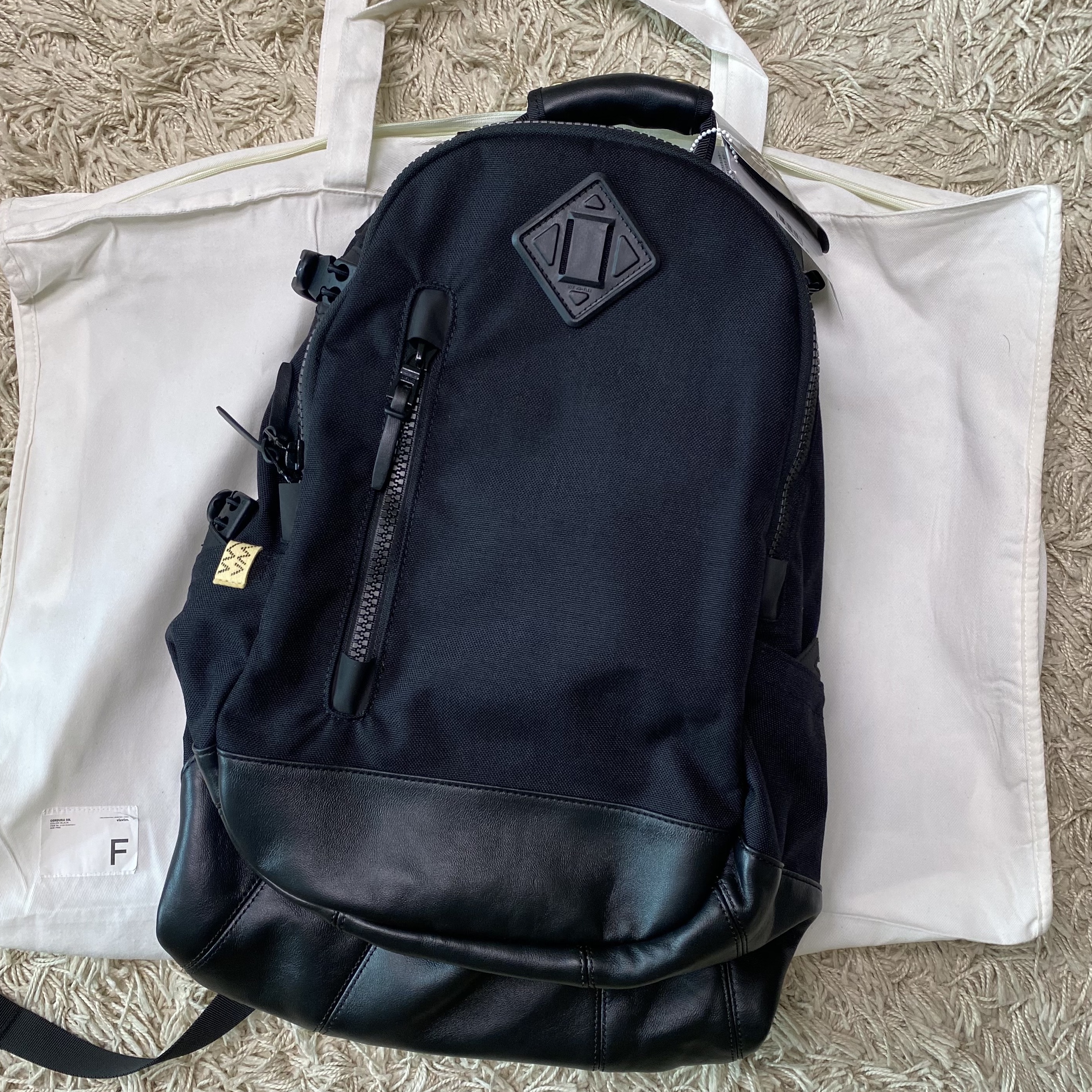 Visvim Cordura 20L Backpack Black 착용 스타일