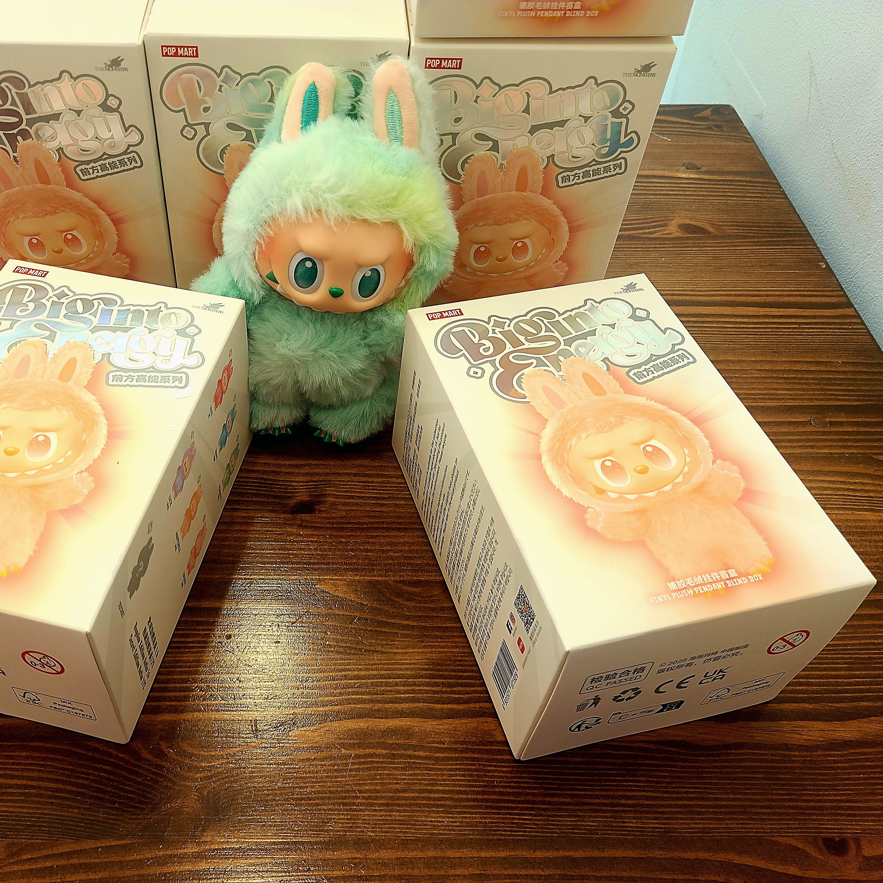 Pop Mart Labubu The Monsters Highlight Series Serenity Keyring (Opened Case), Pop Mart Labubu The Monsters Highlight Series Sealed Case (1 Blind Box) 착용 스타일