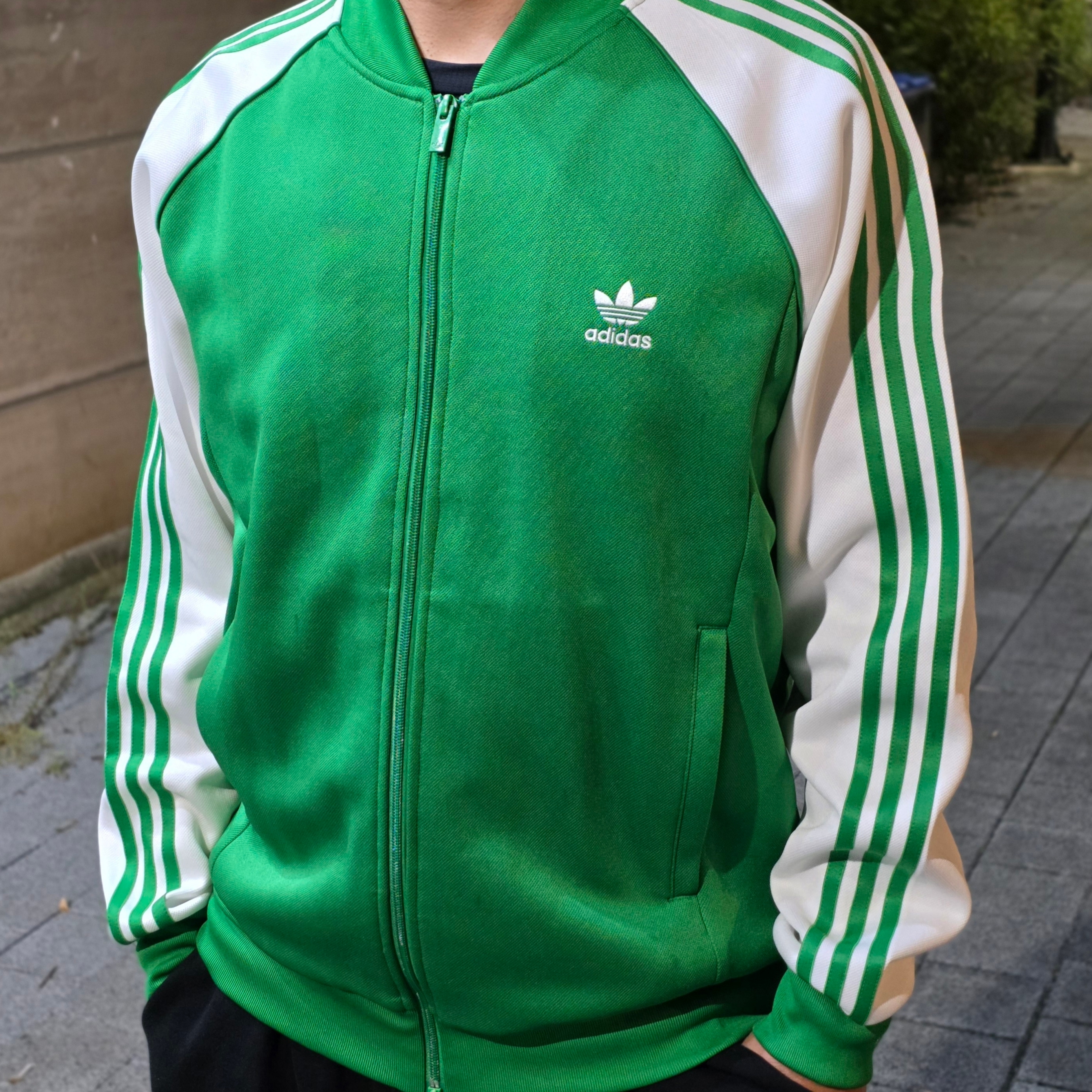 Adidas SST Track Top Wonder White Collegiate Green - KR Sizing, Adidas SST Track Top Wonder White Collegiate Green - US Sizing 착용 스타일 - 1
