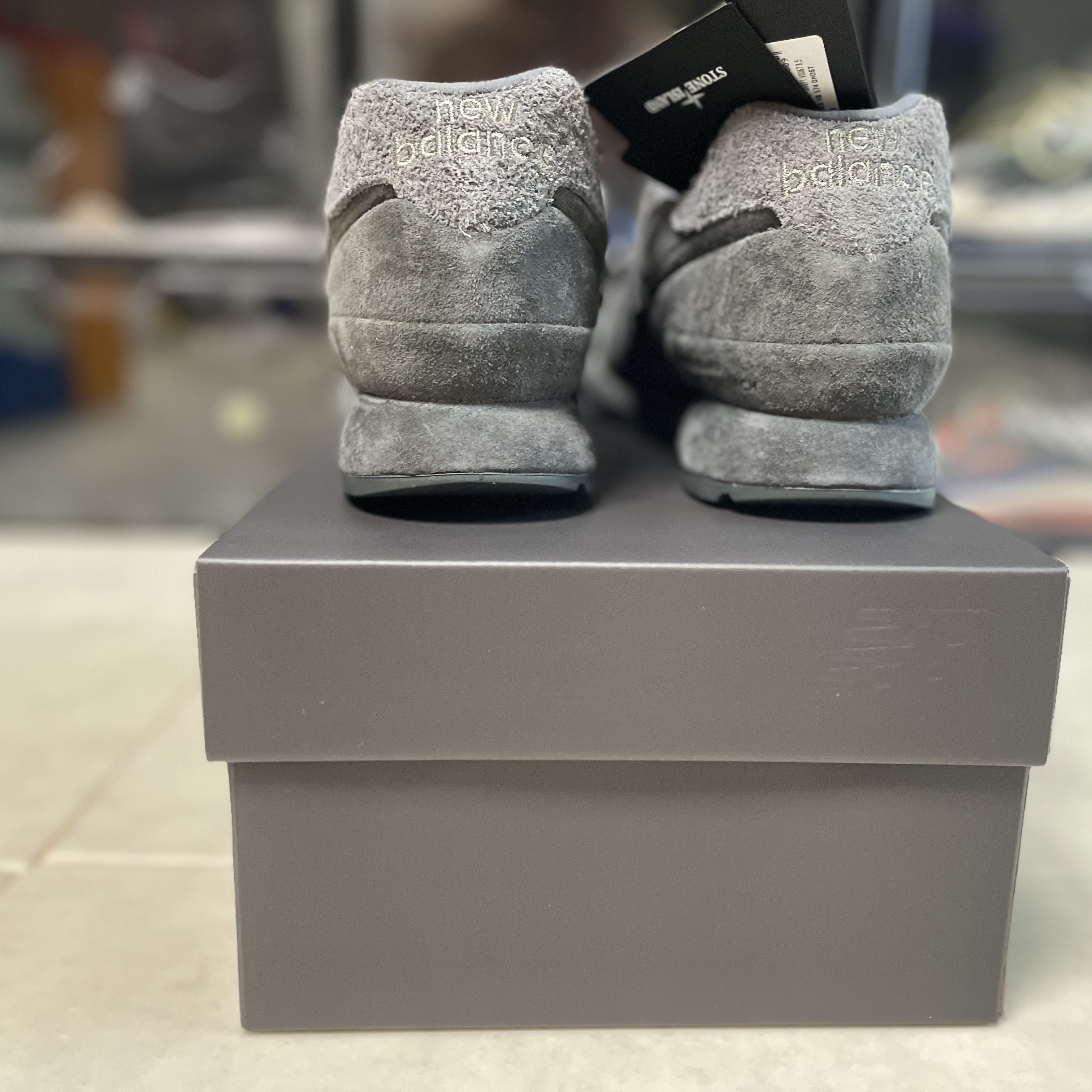 New Balance x Stone Island 574 Ghost Dark Grey 착용 스타일 - 4