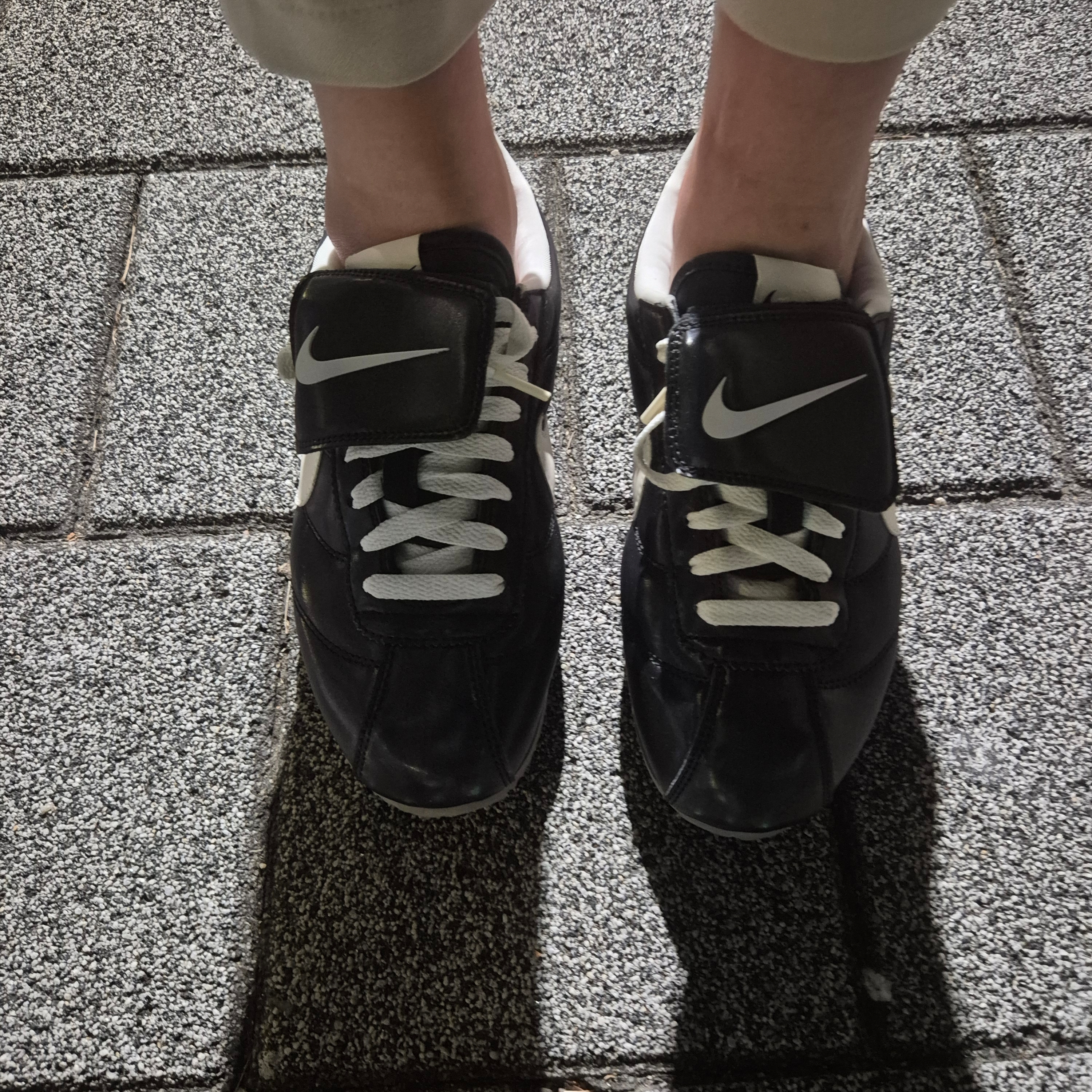 Nike Cortez SE Black Gum Brown 착용 스타일