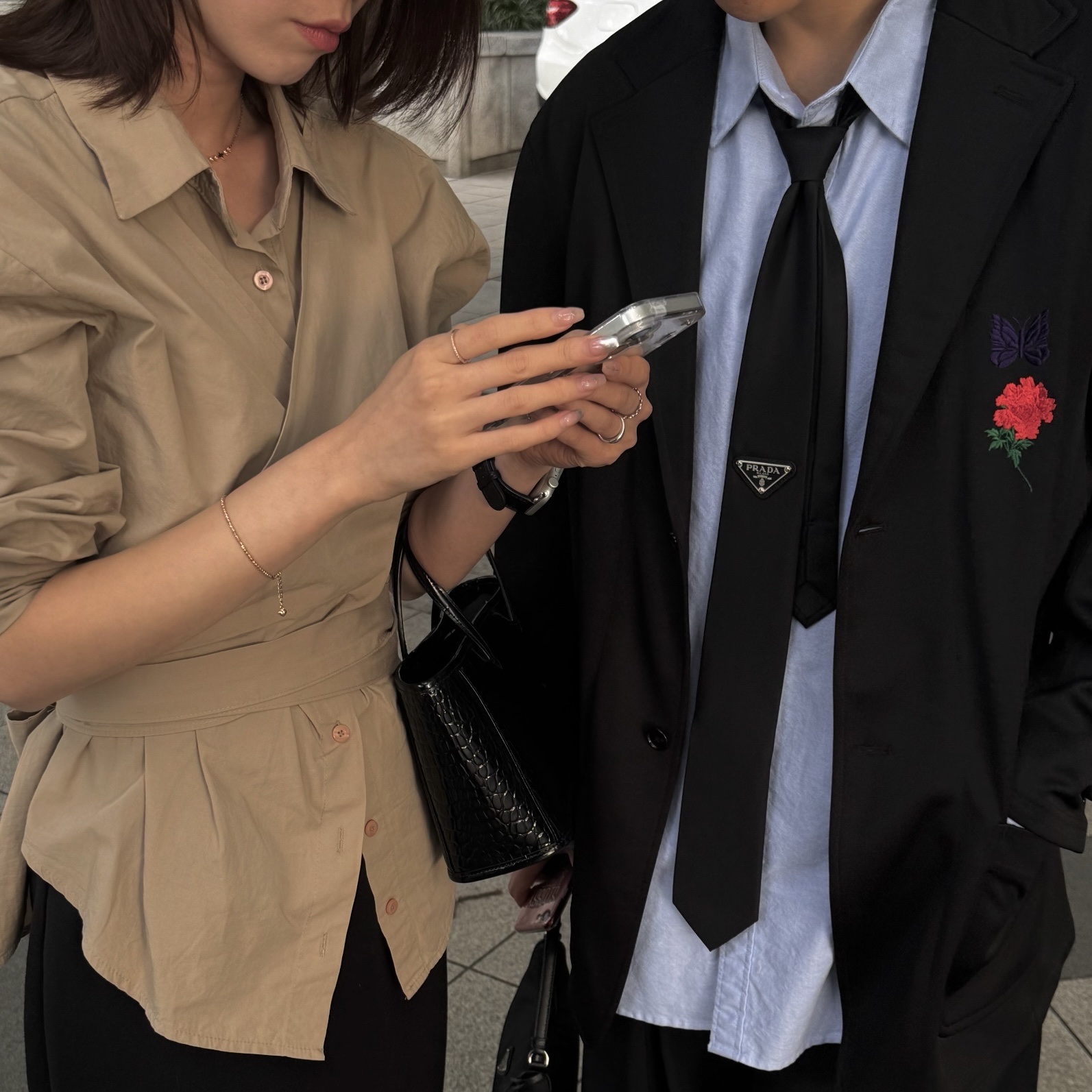 Needles x Wildside Yohji Yamamoto 2B Jacket Black, Prada Re-Edition 2005 Re-Nylon and Saffiano Mini Bag Black 착용 스타일