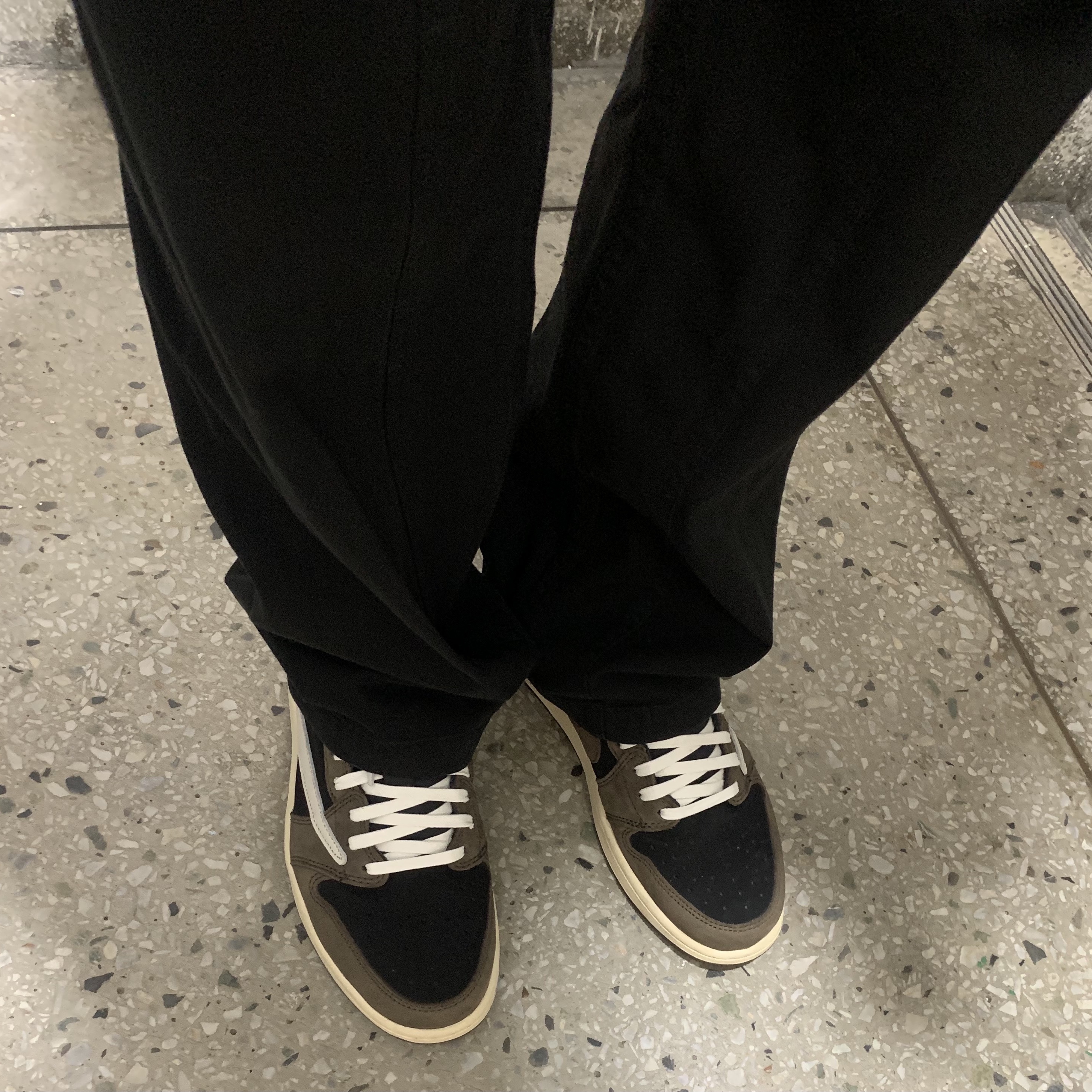 Jordan 1 x Travis Scott Retro Low OG SP Mocha 착용 스타일