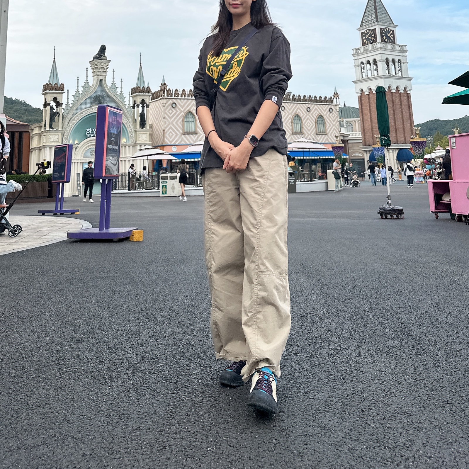 (W) Keen Jasper Rocks SP Sneakers Beige, Human Made Graphic L/S T-Shirt #4 Black 착용 스타일