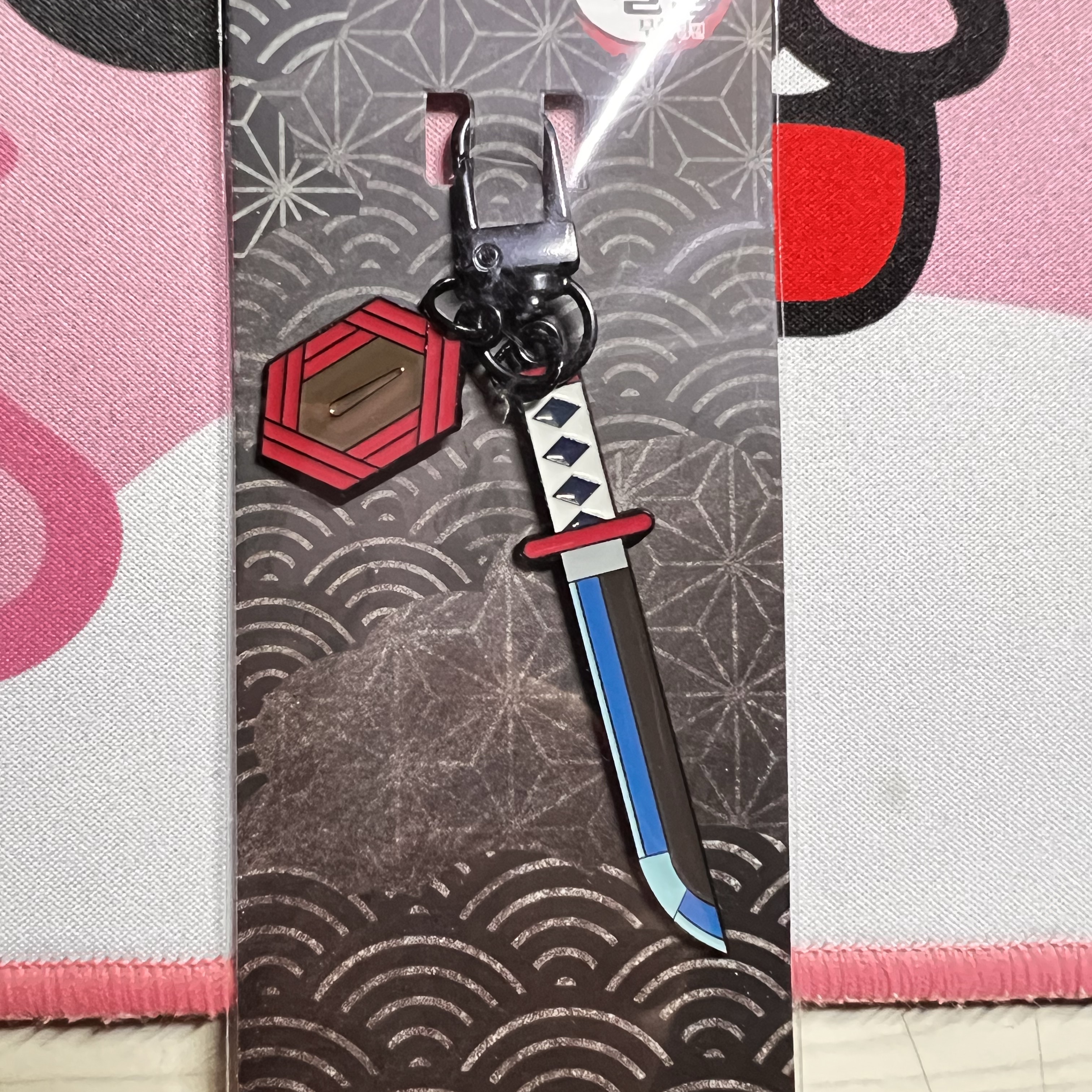 Demon Slayer Kimetsu No Yaiba Nichirin Sword Keyring Tomioka Giyu 착용 스타일