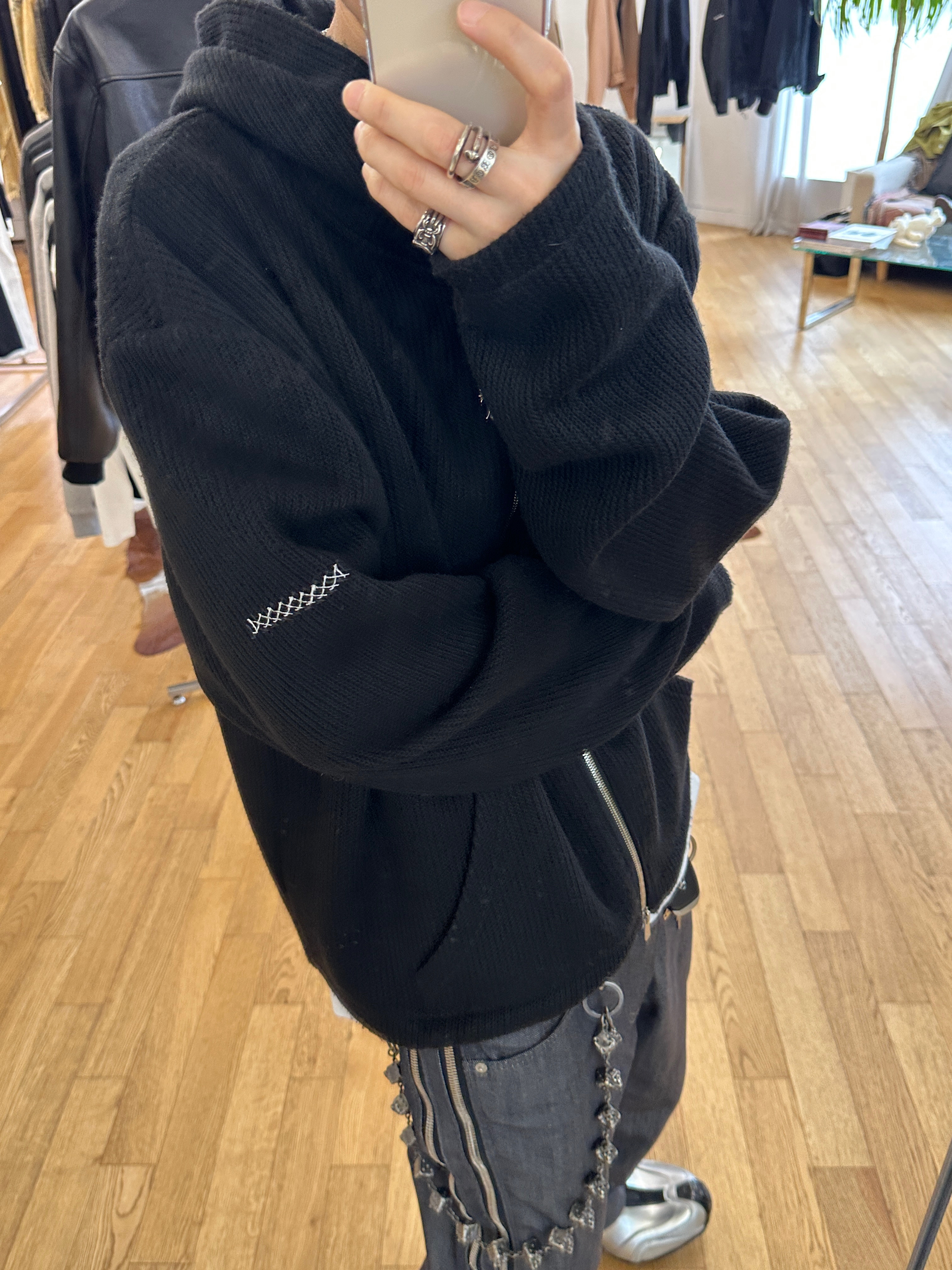Junne J41 Shoulder Windbreaker Jacket Black, Junne J46 Fleece Zip-up Jacket Grey 착용 스타일 - 7