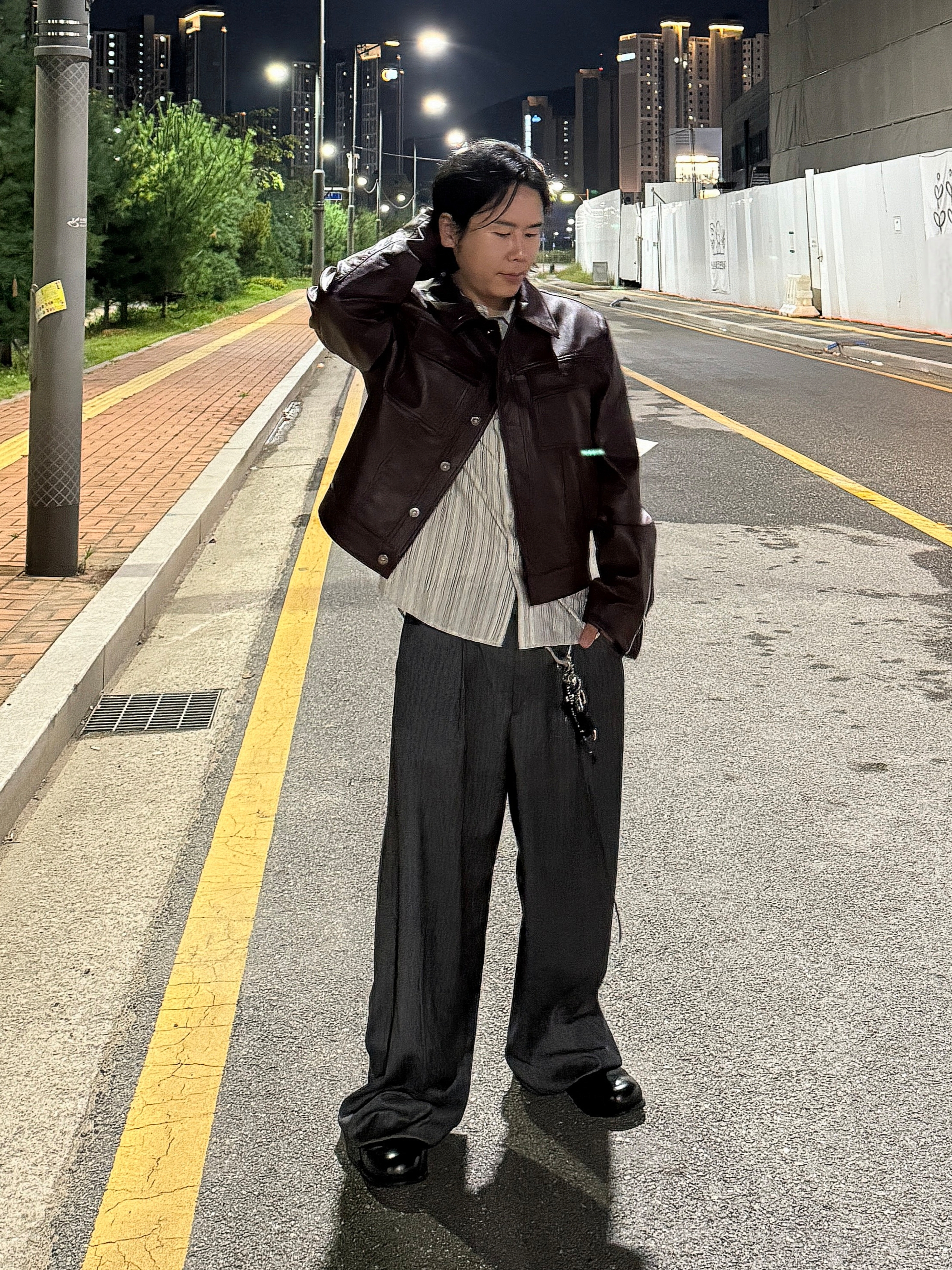 Haleine Trucker Faux Leather Jacket Burgundy (WJ346) 착용 스타일 - 5