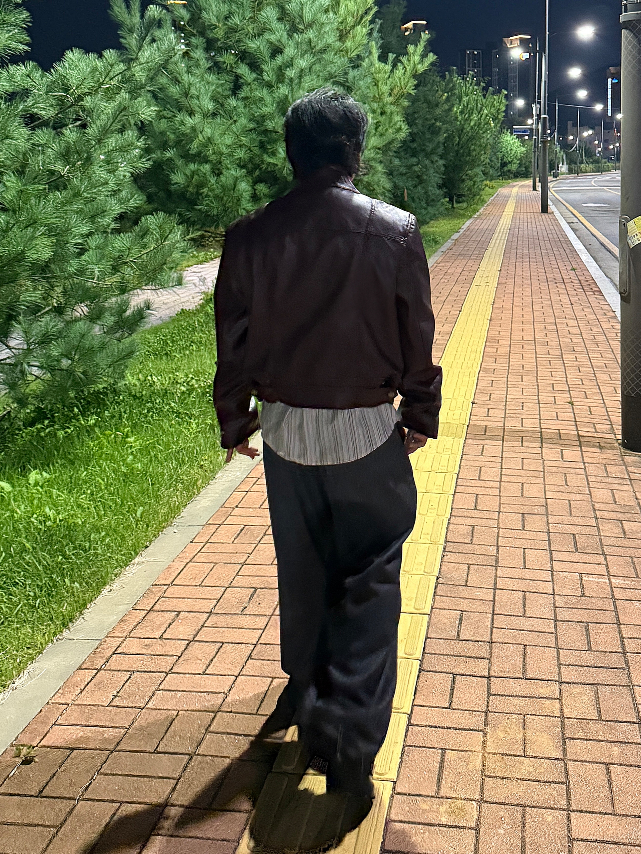Haleine Trucker Faux Leather Jacket Burgundy (WJ346) 착용 스타일 - 3
