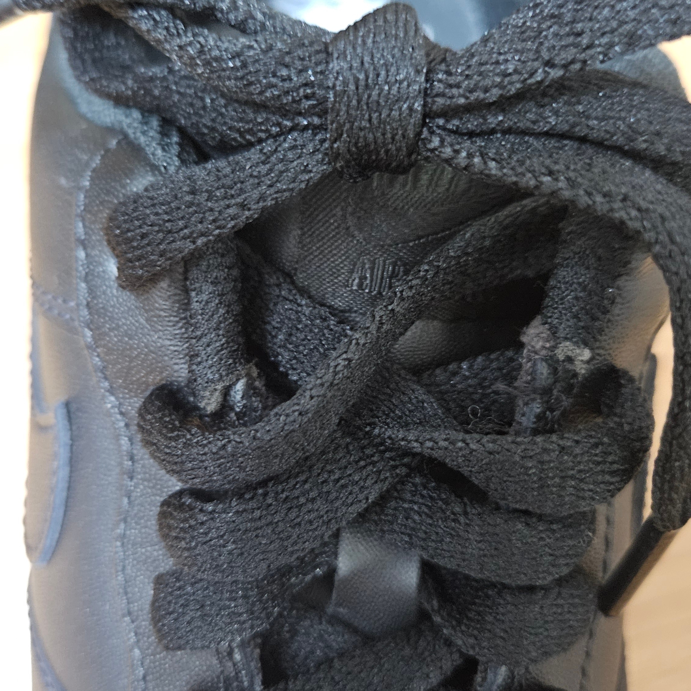 Nike Air Force 1 '07 Low Triple Black 착용 스타일 - 1