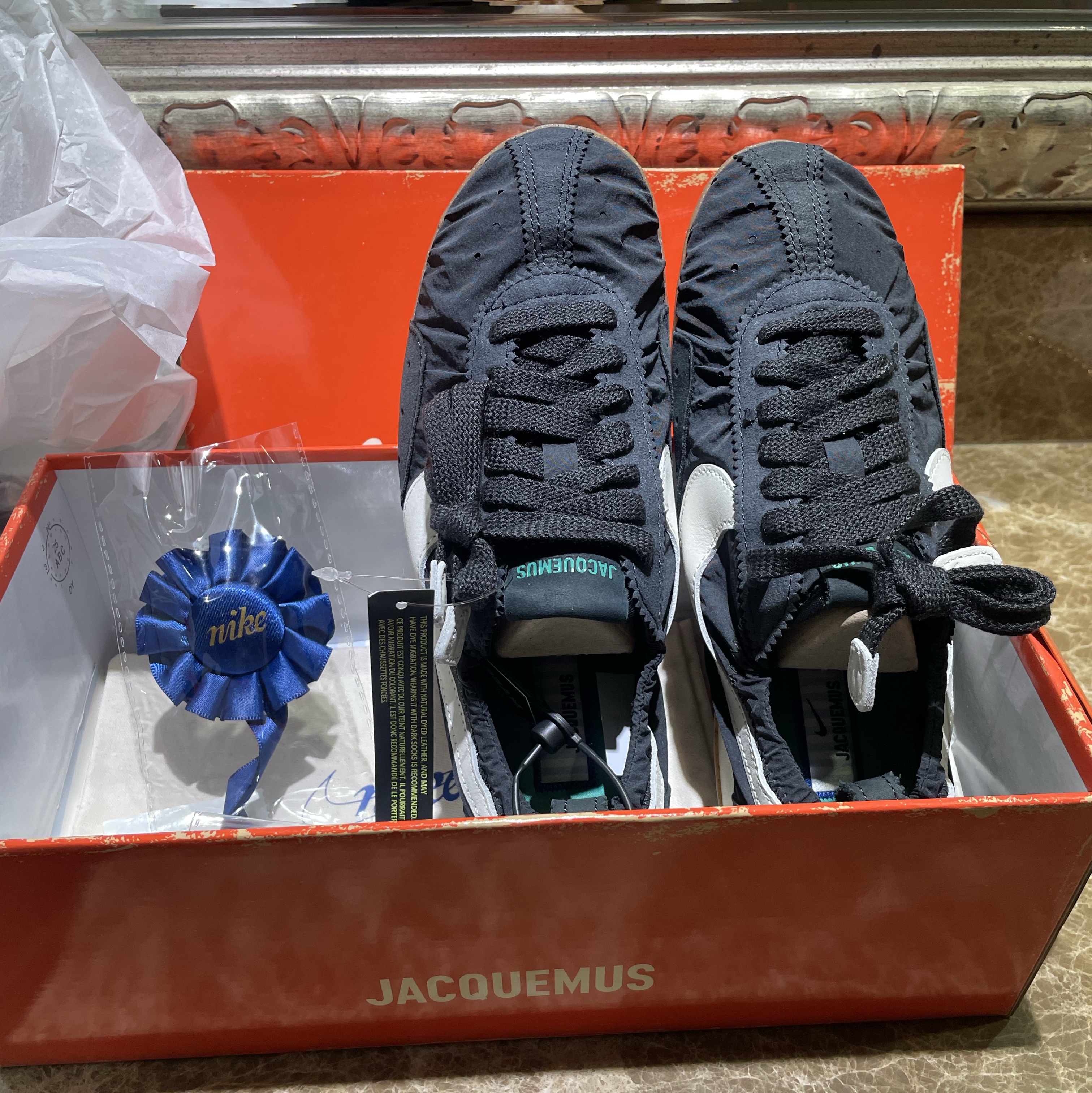 Nike x Jacquemus Moon Shoe SP Off Noir Cashmere 착용 스타일 - 1