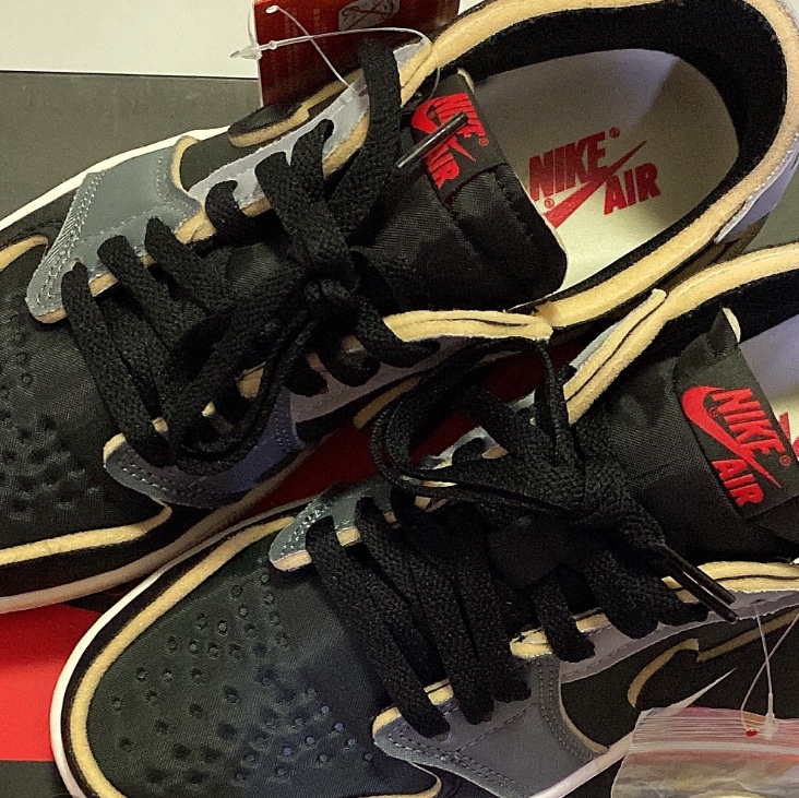 Jordan 1 Retro Low OG EX Black and Smoke Grey 착용 스타일