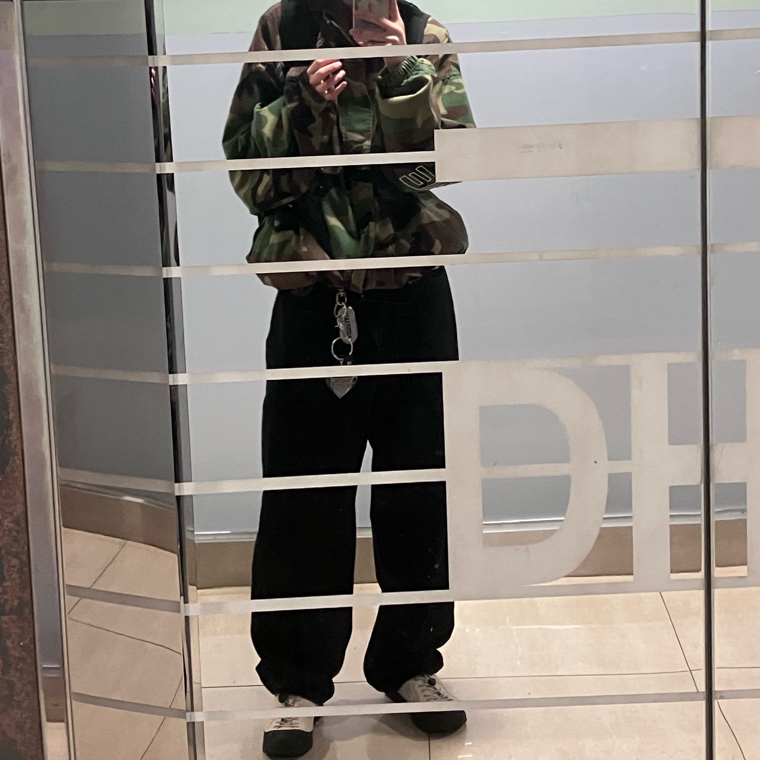 (W) Keen Jasper Rocks SP Sneaker Birch Black, Supreme Spellout Embroidered Ripstop Track Jacket Woodland Camo - 25FW 착용 스타일 - 1