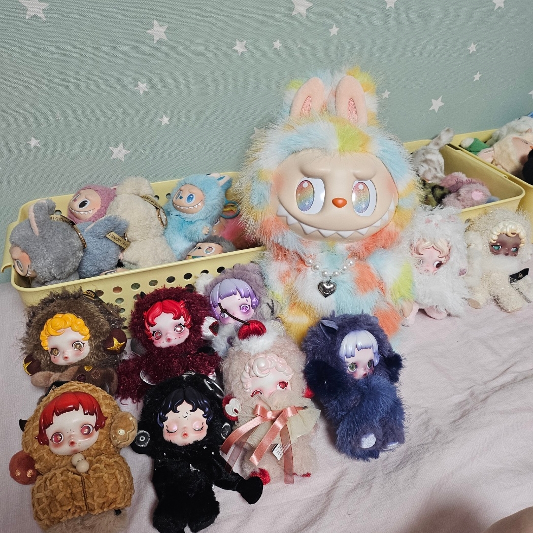 Pop Mart Labubu The Monsters Big Into Energy Series-Rock The Universe Vinyl Plush Doll 착용 스타일 - 3