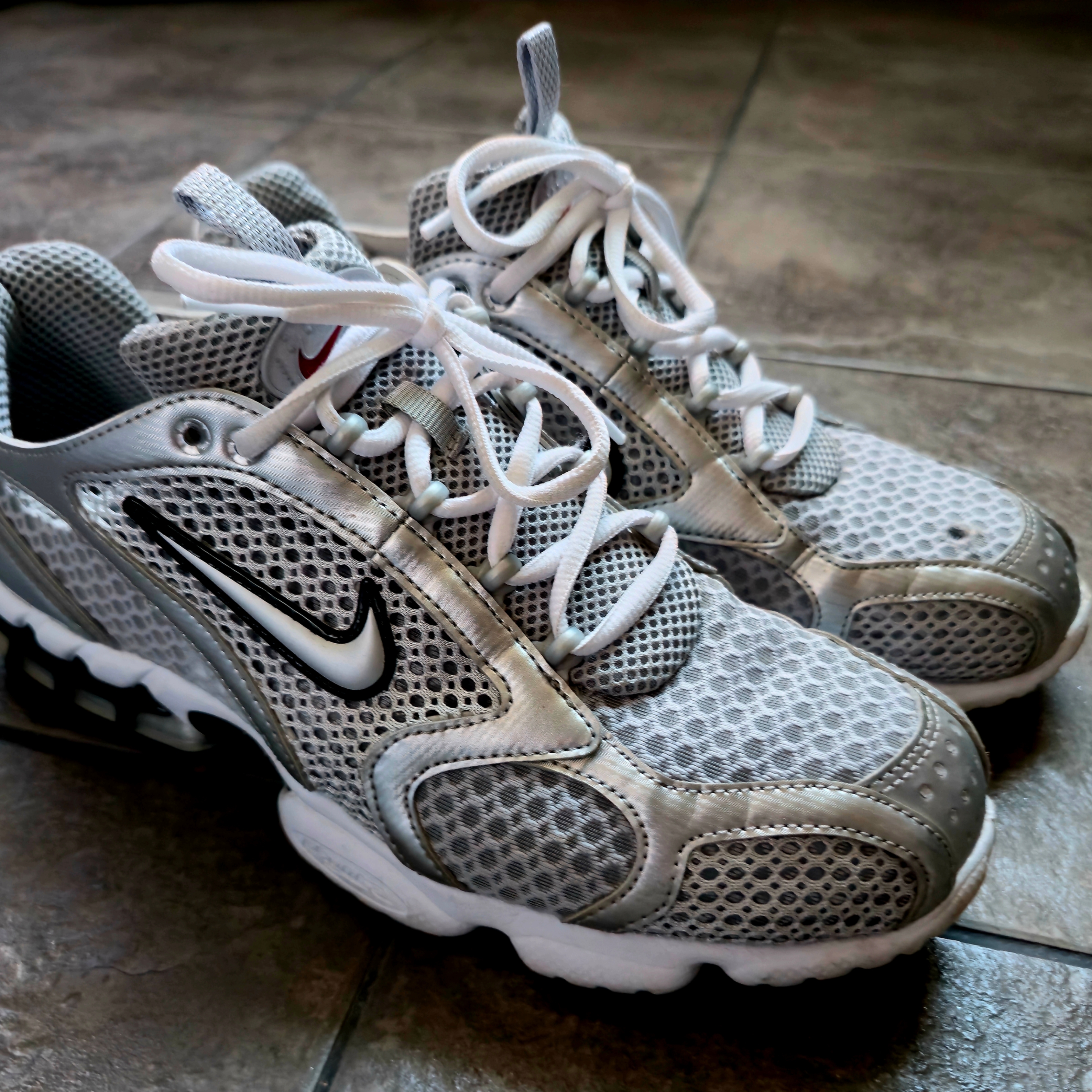 Nike Air Zoom Spiridon Cage 2 Metallic Silver 착용 스타일