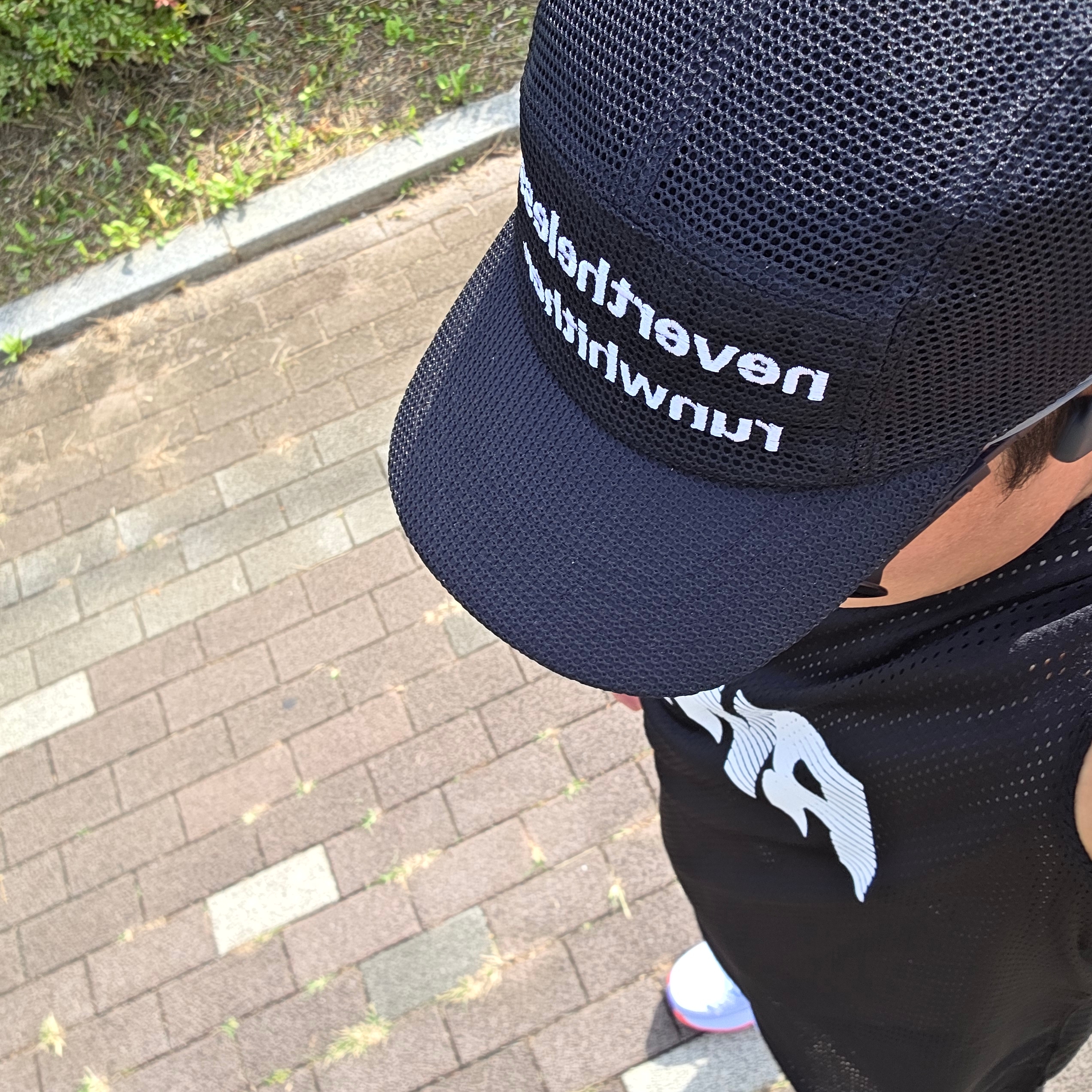 [KREAM 단독] runwhither Mesh Cap Black, [KREAM 단독] runwhither Singlet Black 착용 스타일