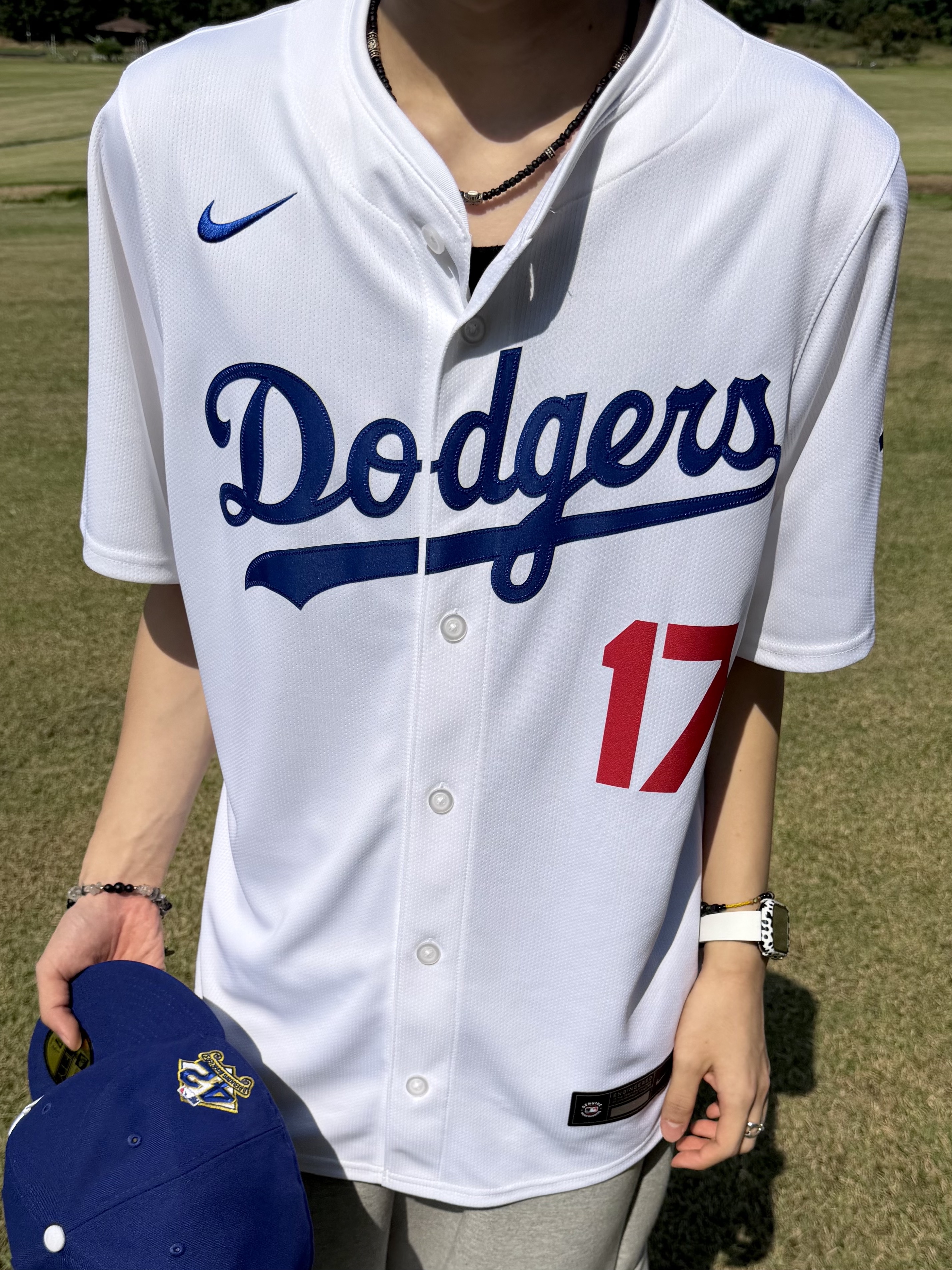 Nike MLB Los Angeles Dodgers Shohei Ohtani Home Limited Jersey White 착용 스타일 - 1