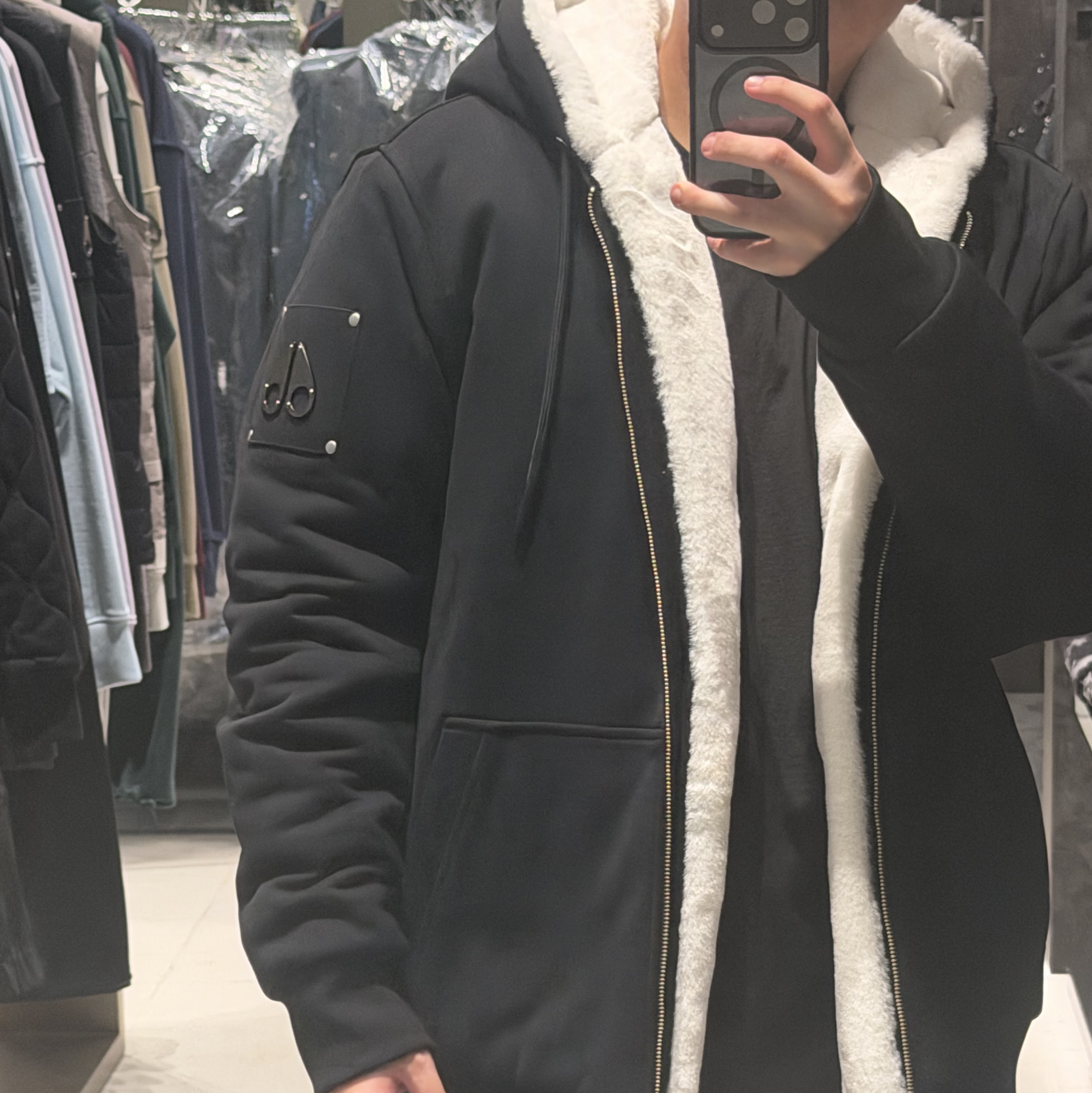 Moose Knuckles Classic Bunny 3 White Lining Zip Hoodie Black - 22FW 착용 스타일 - 1