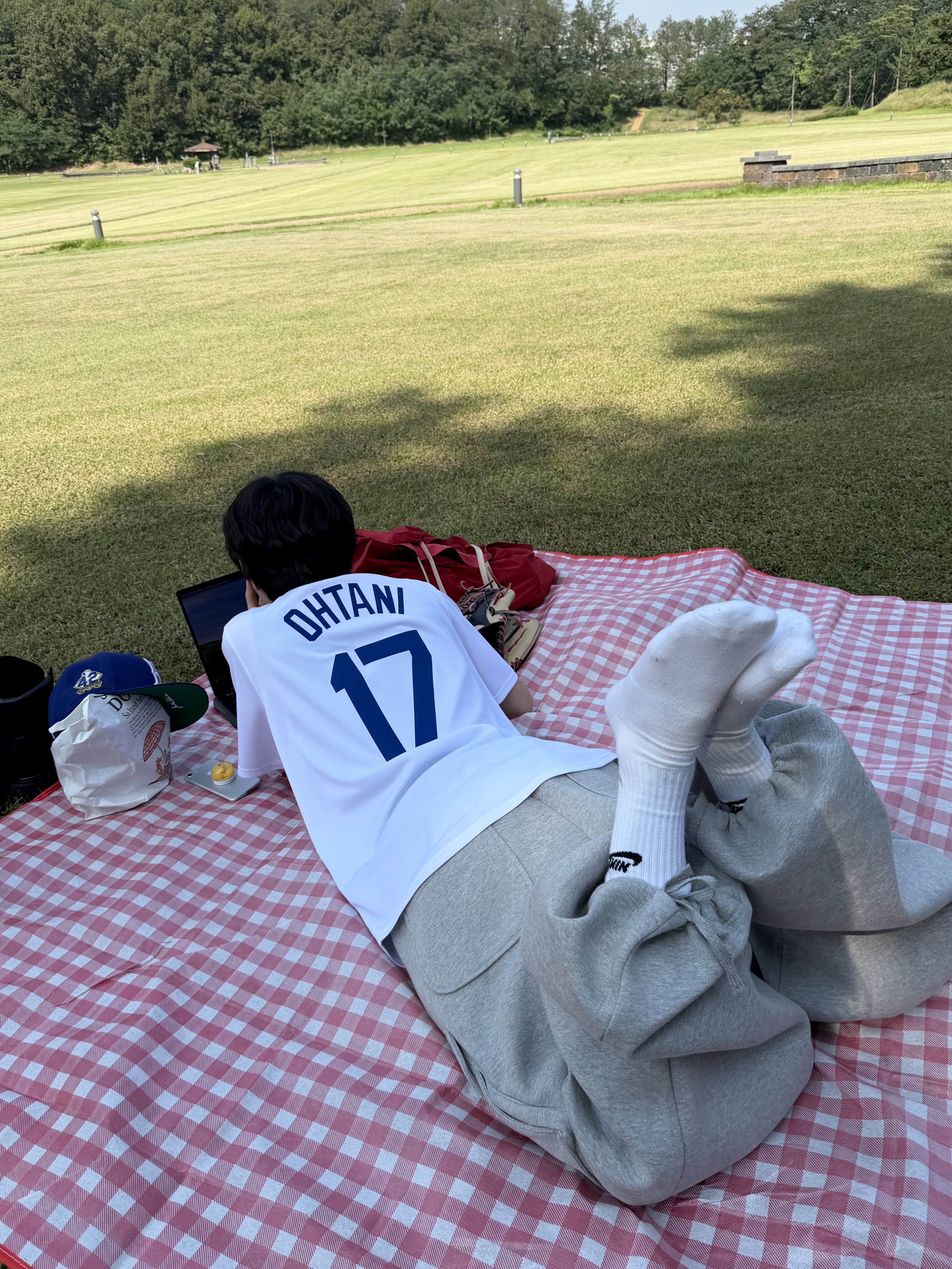 Nike MLB Los Angeles Dodgers Shohei Ohtani Home Limited Jersey White 착용 스타일 - 4