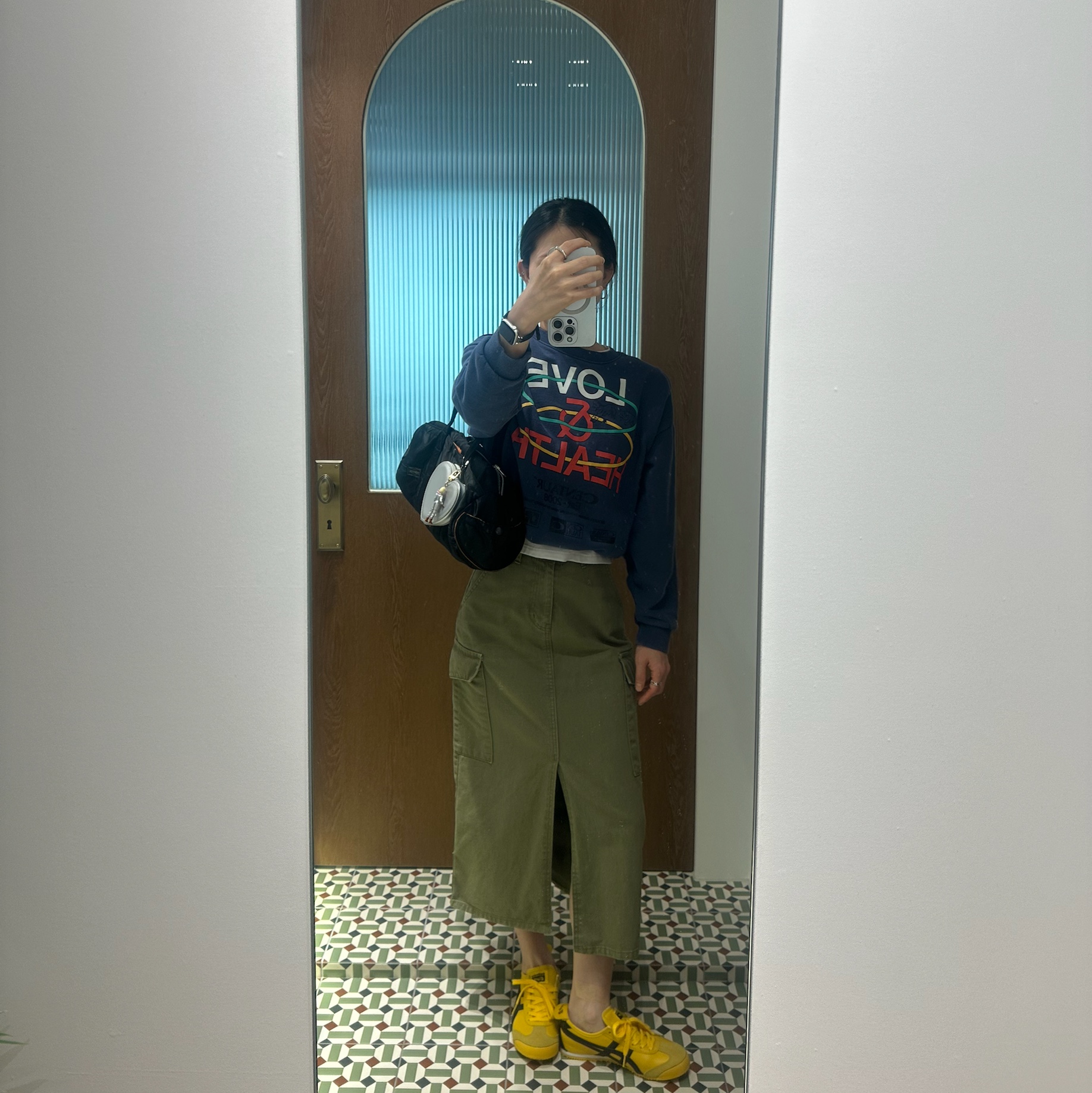 Onitsuka Tiger Mexico 66 Yellow Black, Porter Tanker Duffle Bag L Black 착용 스타일