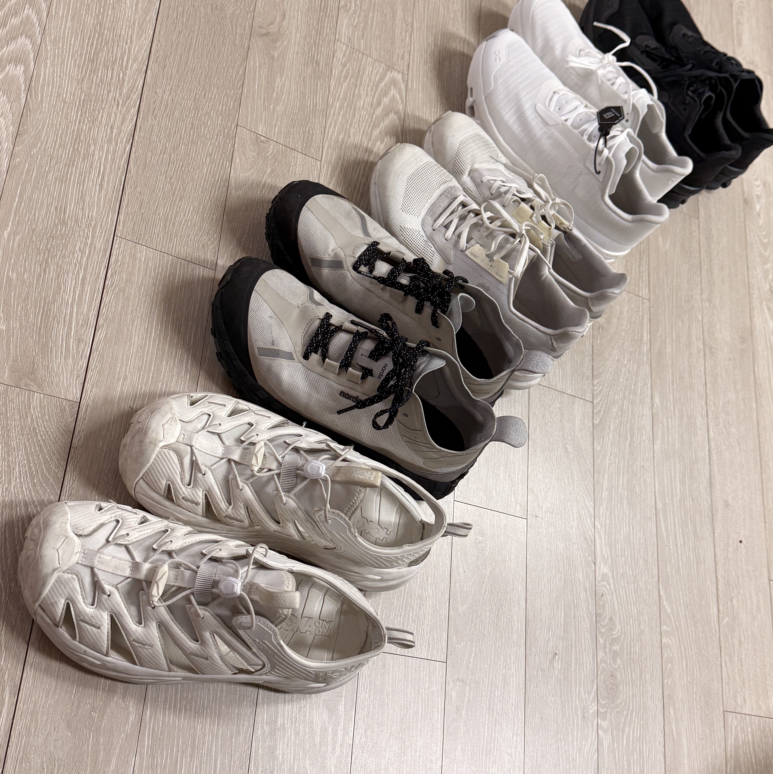 On Running Cloudmonster Void White 착용 스타일 - 3