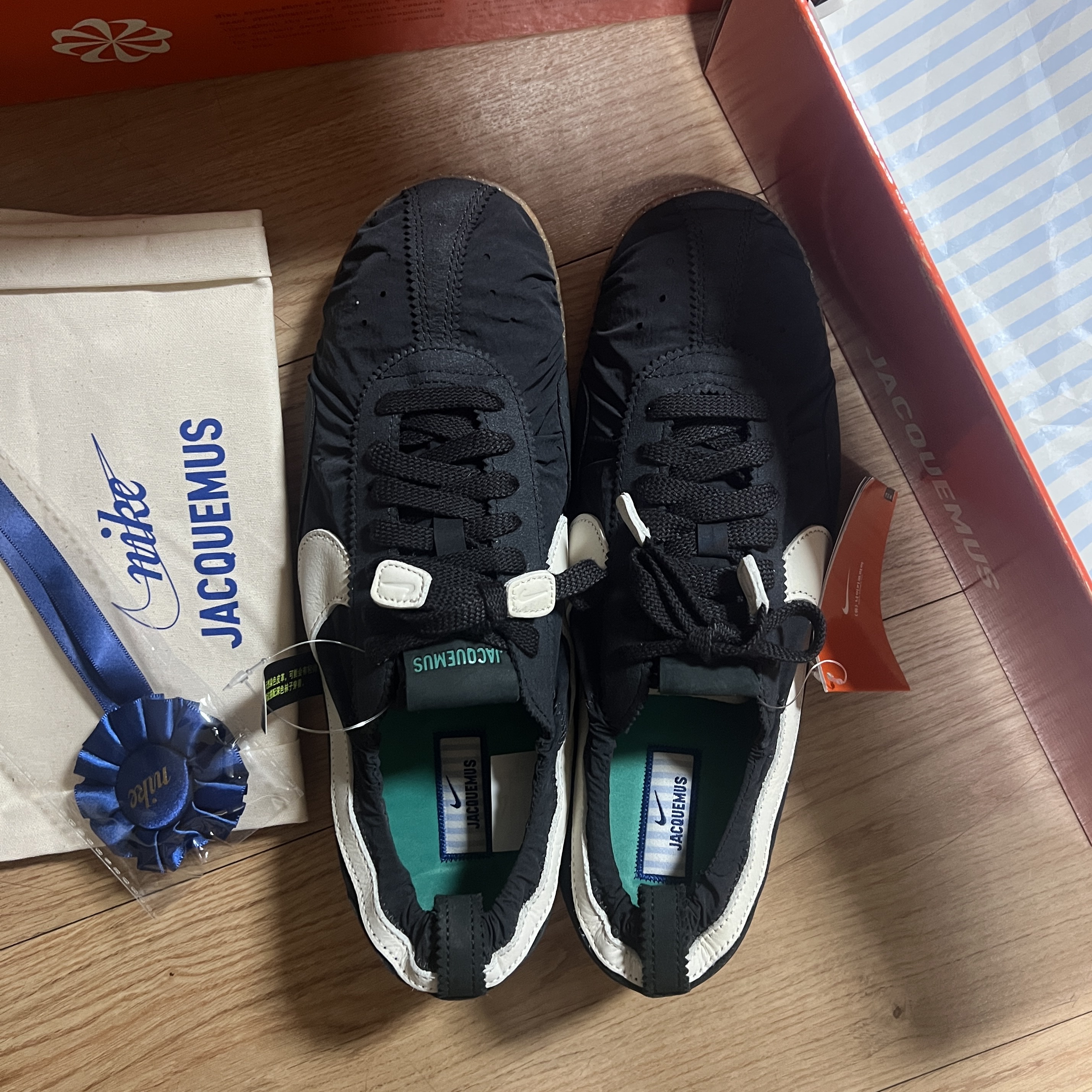 Nike x Jacquemus Moon Shoe SP Off Noir Cashmere 착용 스타일 - 3