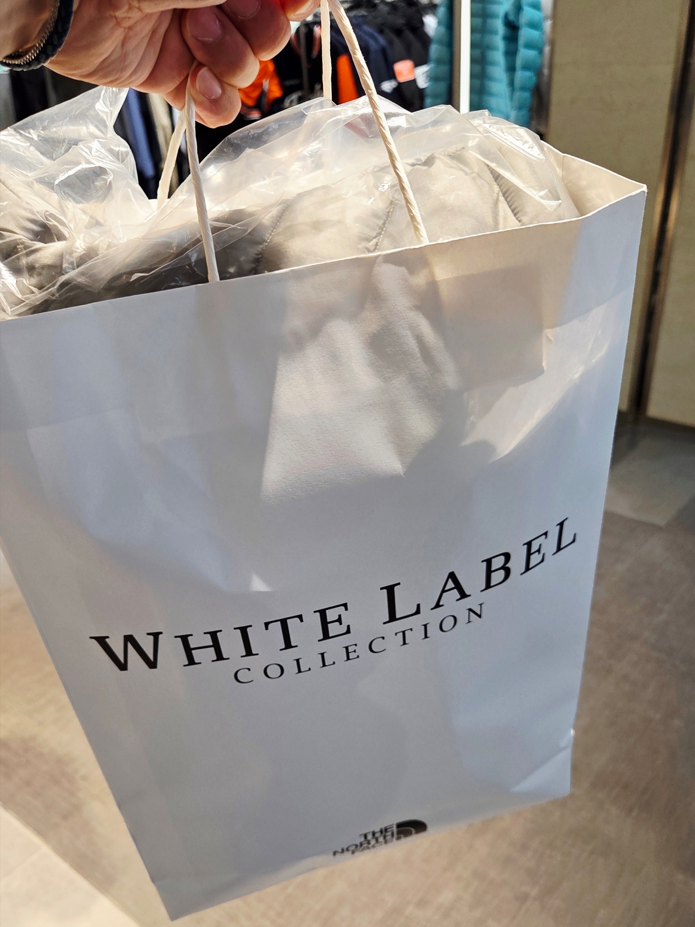 The North Face Wave LT On Jacket Gray 착용 스타일 - 2