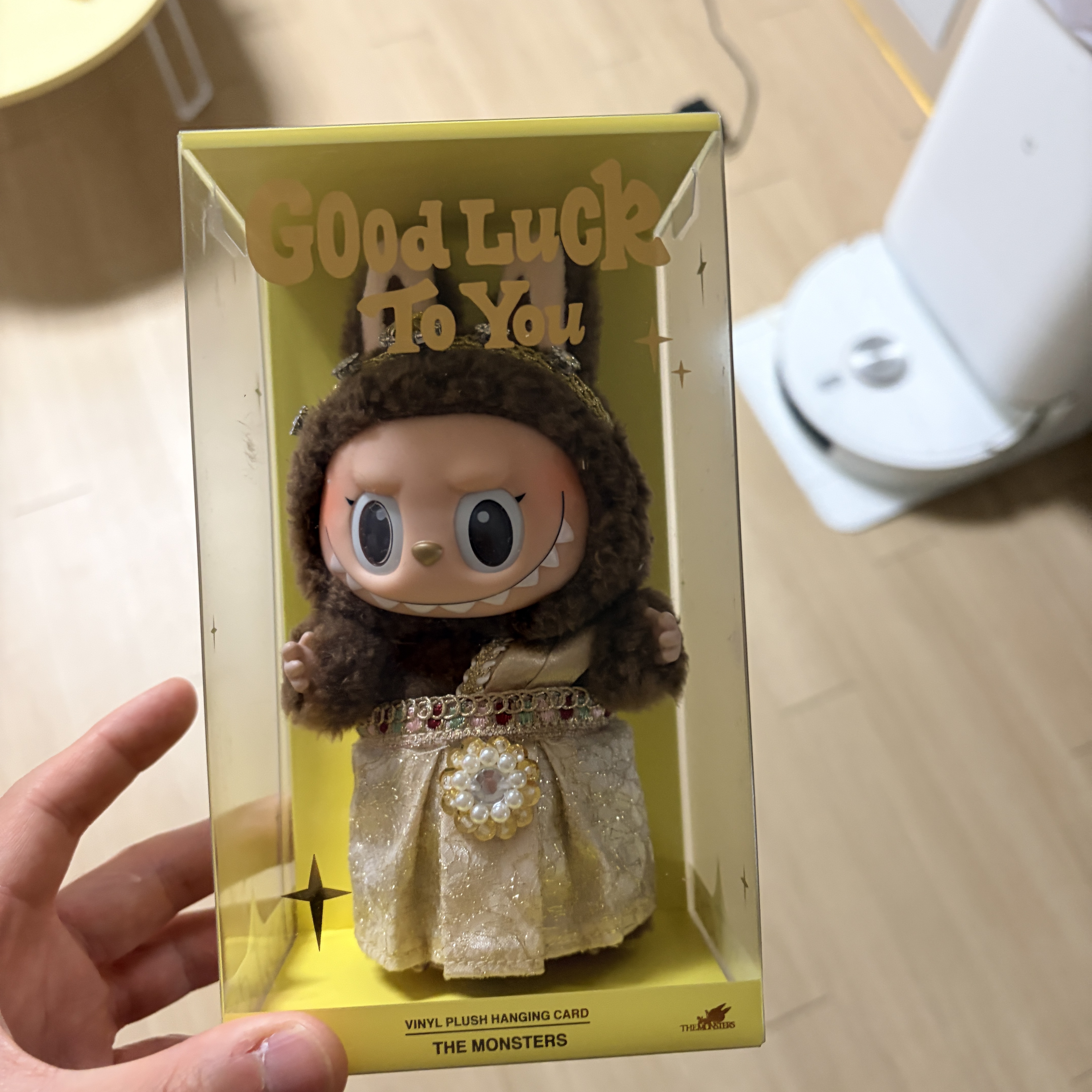 Pop Mart Labubu Good Luck To You Vinyl Plush Doll Pendant 착용 스타일