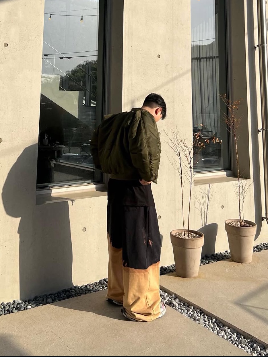 Balenciaga 3XL Sneakers Dirty Effect White Red Blue 착용 스타일