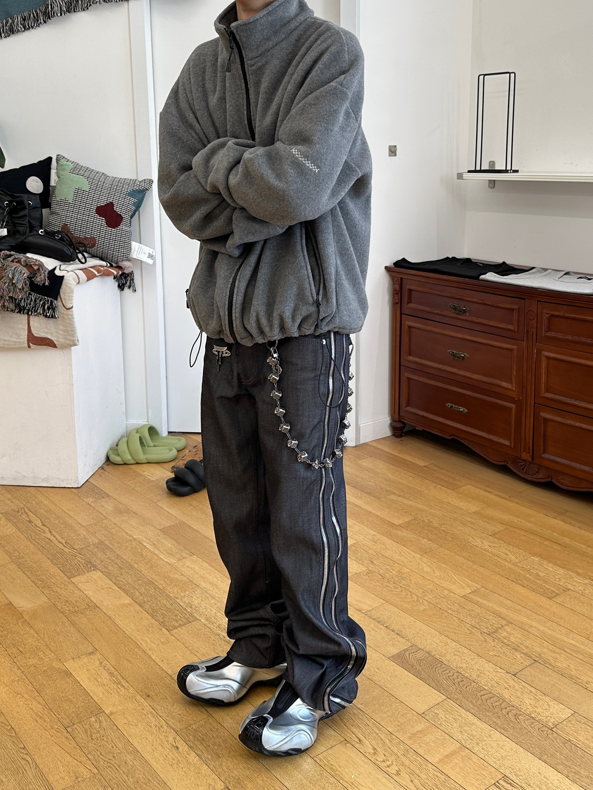 Junne J41 Shoulder Windbreaker Jacket Black, Junne J46 Fleece Zip-up Jacket Grey 착용 스타일 - 10