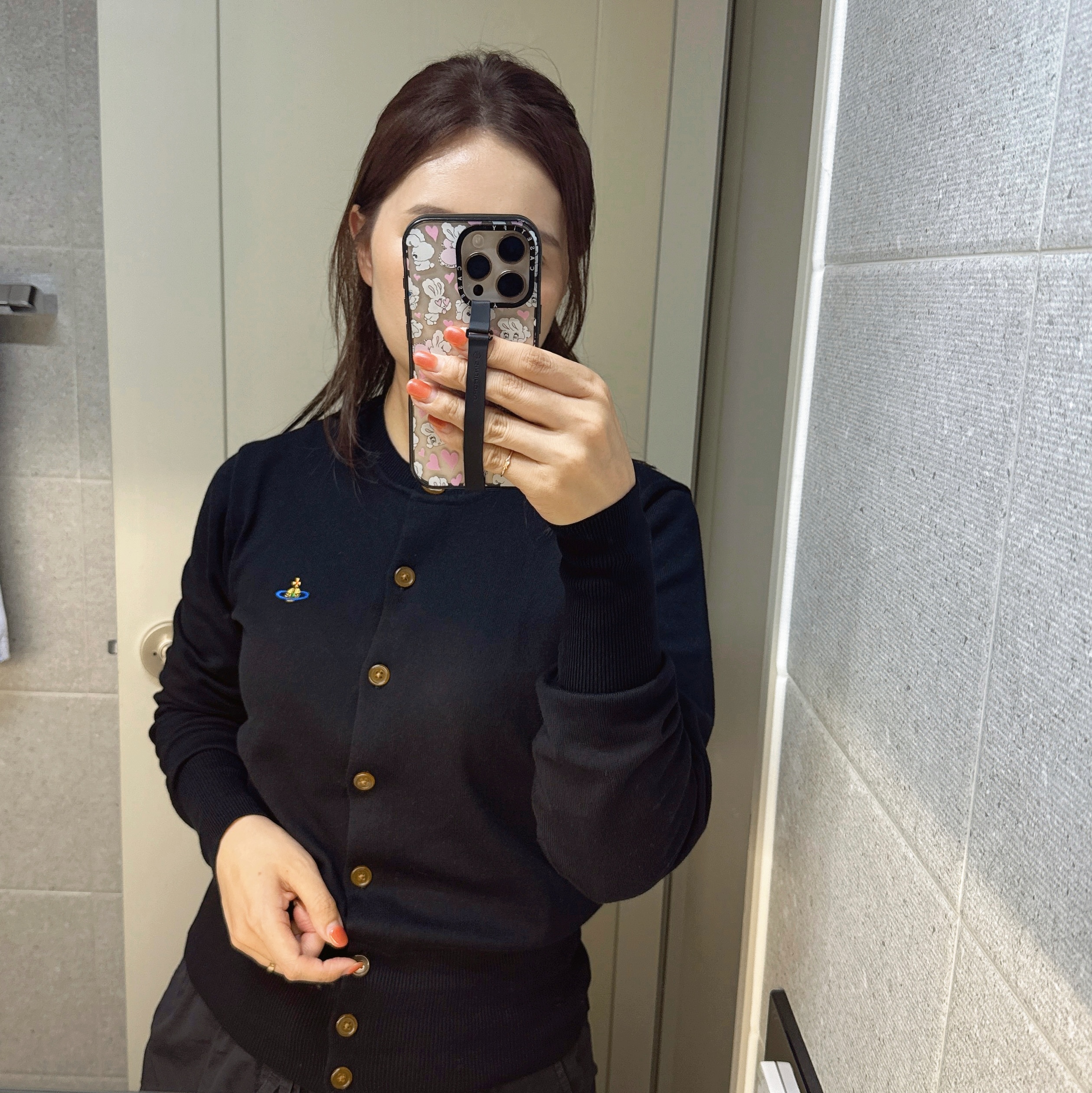 (W) Vivienne Westwood Bea Cardigan Black 착용 스타일