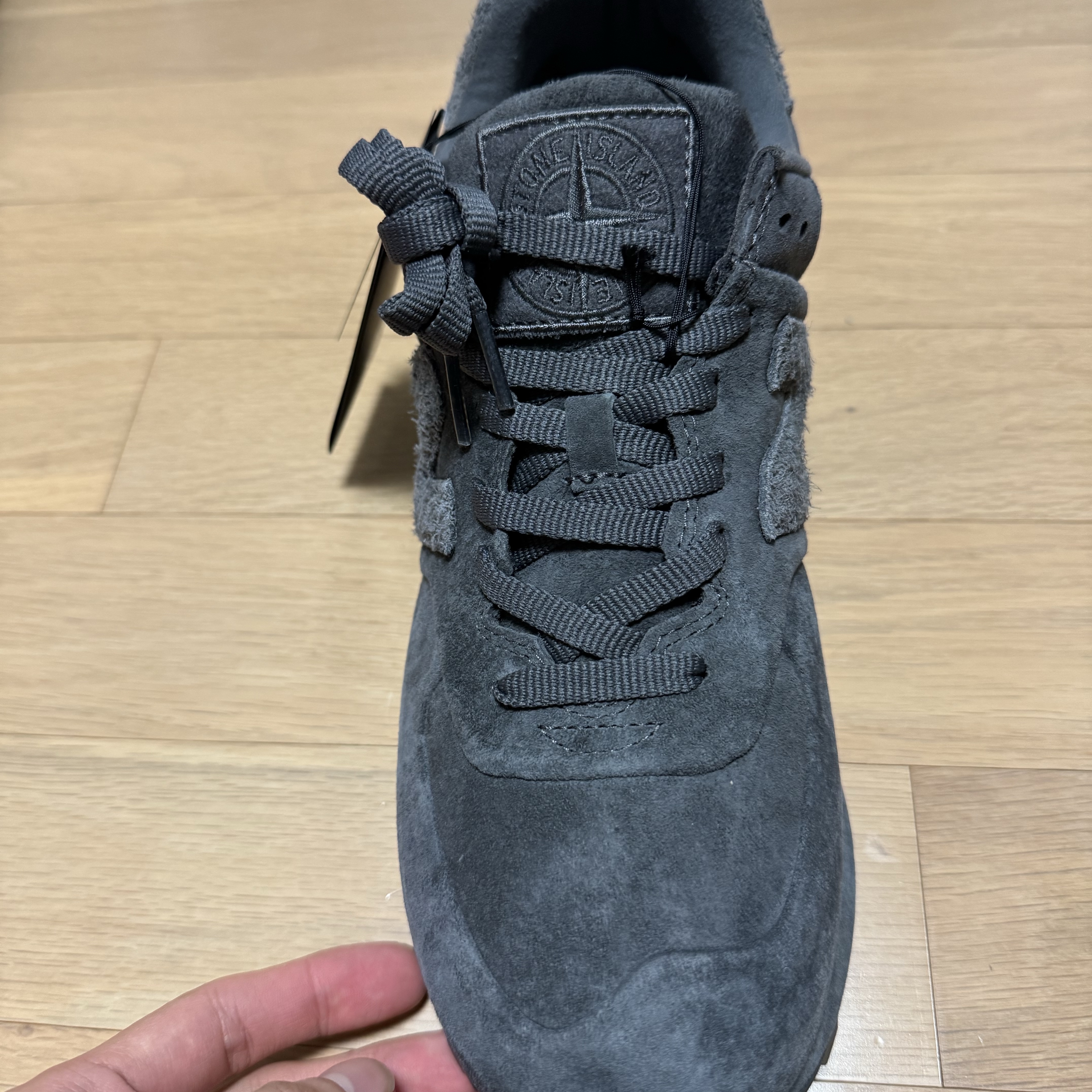 New Balance x Stone Island 574 Ghost Dark Grey 착용 스타일 - 2
