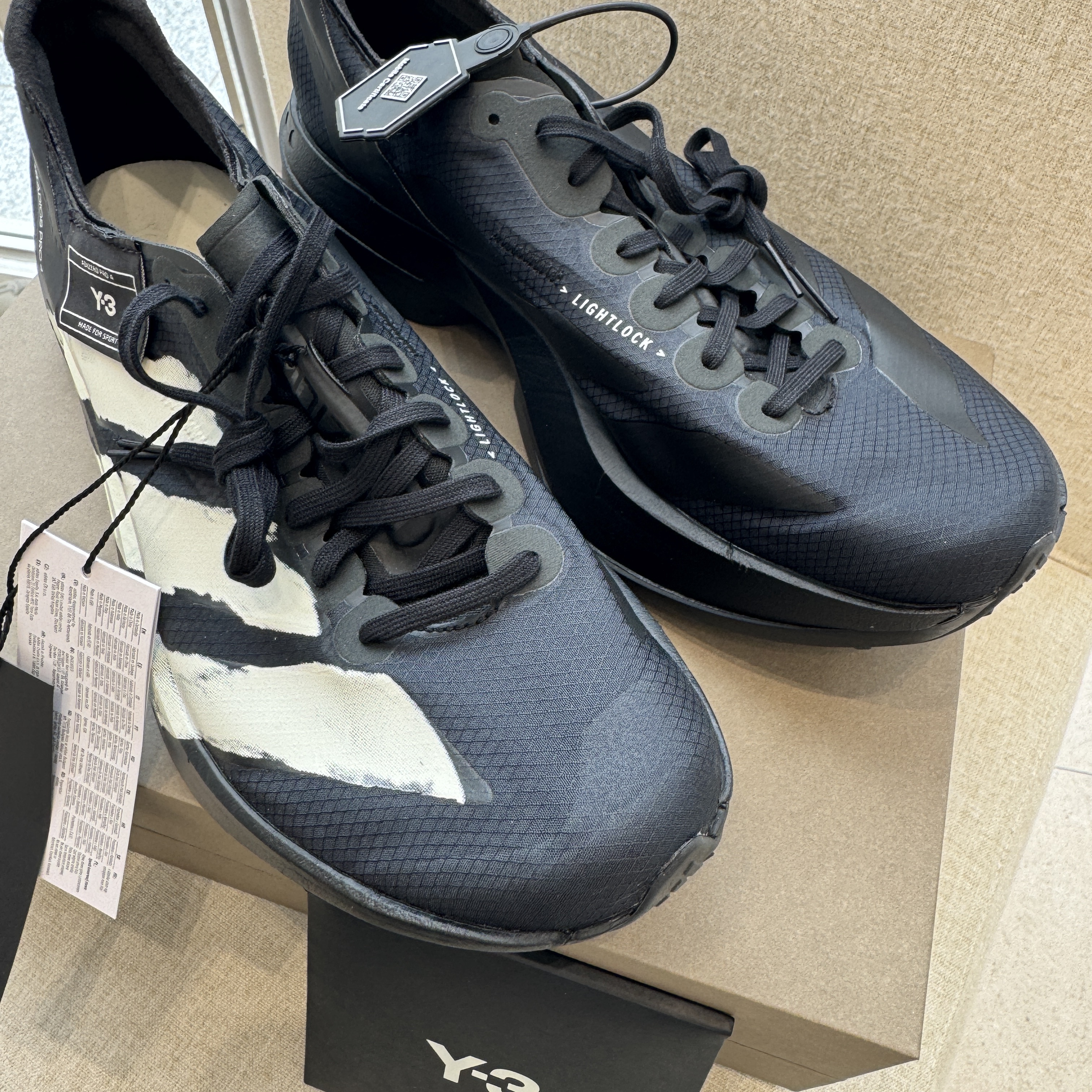Y-3 Adios Pro 4 Black Off White 착용 스타일